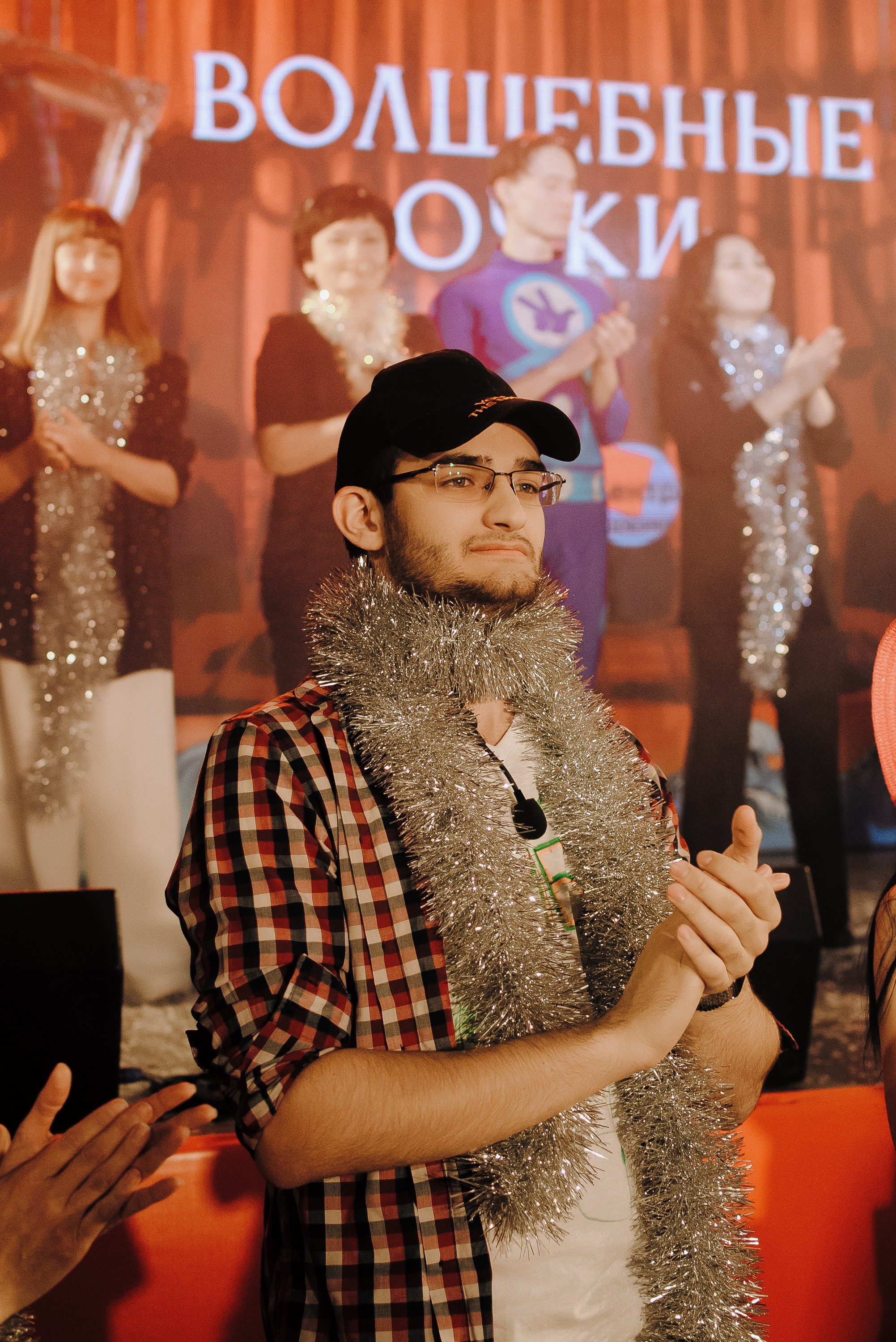 СПЕКТАКЛЬ «ВОЛШЕБНЫЕ ОЧКИ» ОПТИК-ЦЕНТР. Репортажный фотограф Зуев Роман г. Челябинск