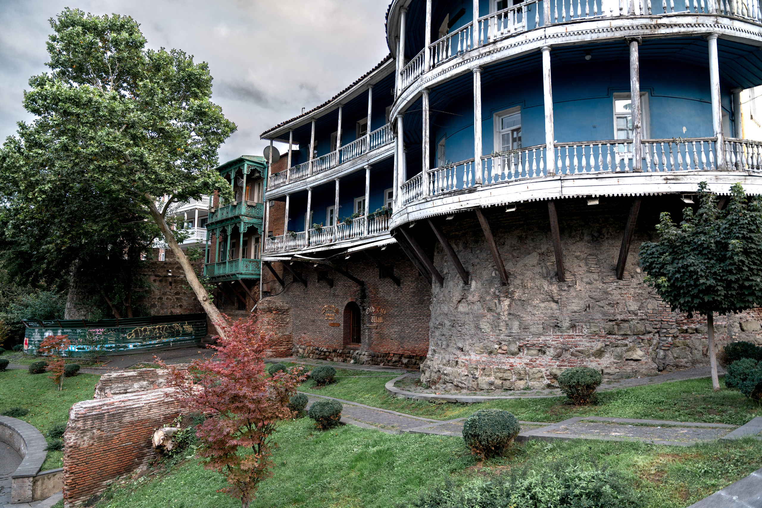 ТБИЛИСИ. ПОБУДЬ ЗДЕСЬ И ЦЕЛЕЕ БУДЕТ ЭТОТ МИР