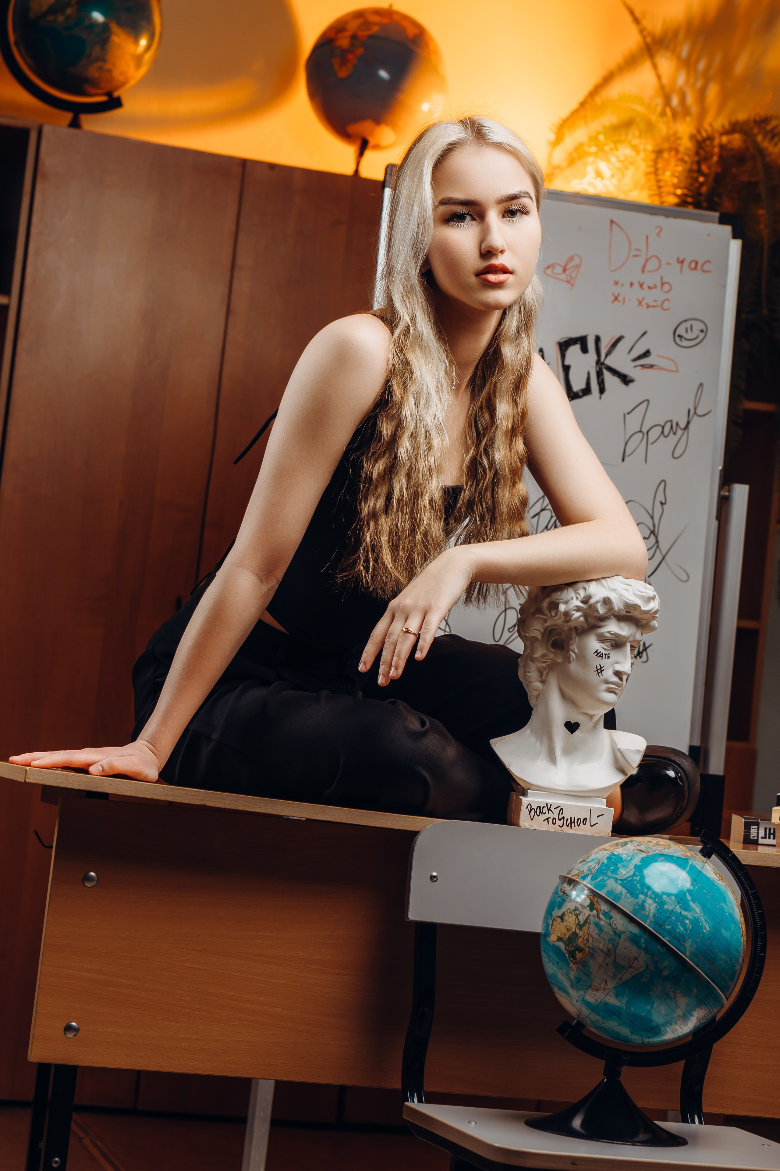 Рушим шаблоны о школьной фотографии!Мелбук. - это современный подход к созданию ярких и современных выпускных альбомов в Хабаровске и Хабаровском крае!Работаем по всему Дальнему Востоку!Наша творческая студия проводит красивые, смешные и классные фотосессии, которые подойдут для мальчиков и девочек,которые учаться в 4, 9, 11 классах.Наши макеты содержат цитаты, фото, фразы, прикольные росписи, которые мы размещаем в дипломе выпускника.Заказать выпускную книгу в городе Хабаровск, настолько же важно, как выпускная песня и выпускная лента на торжественный праздник.Дизайнер наших книг живет в СПБ, а ваши альбомы печатаются в Москве.Посмотрите наши работы на сайте, которые изготовил наш фотограф на Дальнем Востоке в 2024 - 2025 году.На нашем сайте размещены шаблоны, информация, цена и трудовой договор.