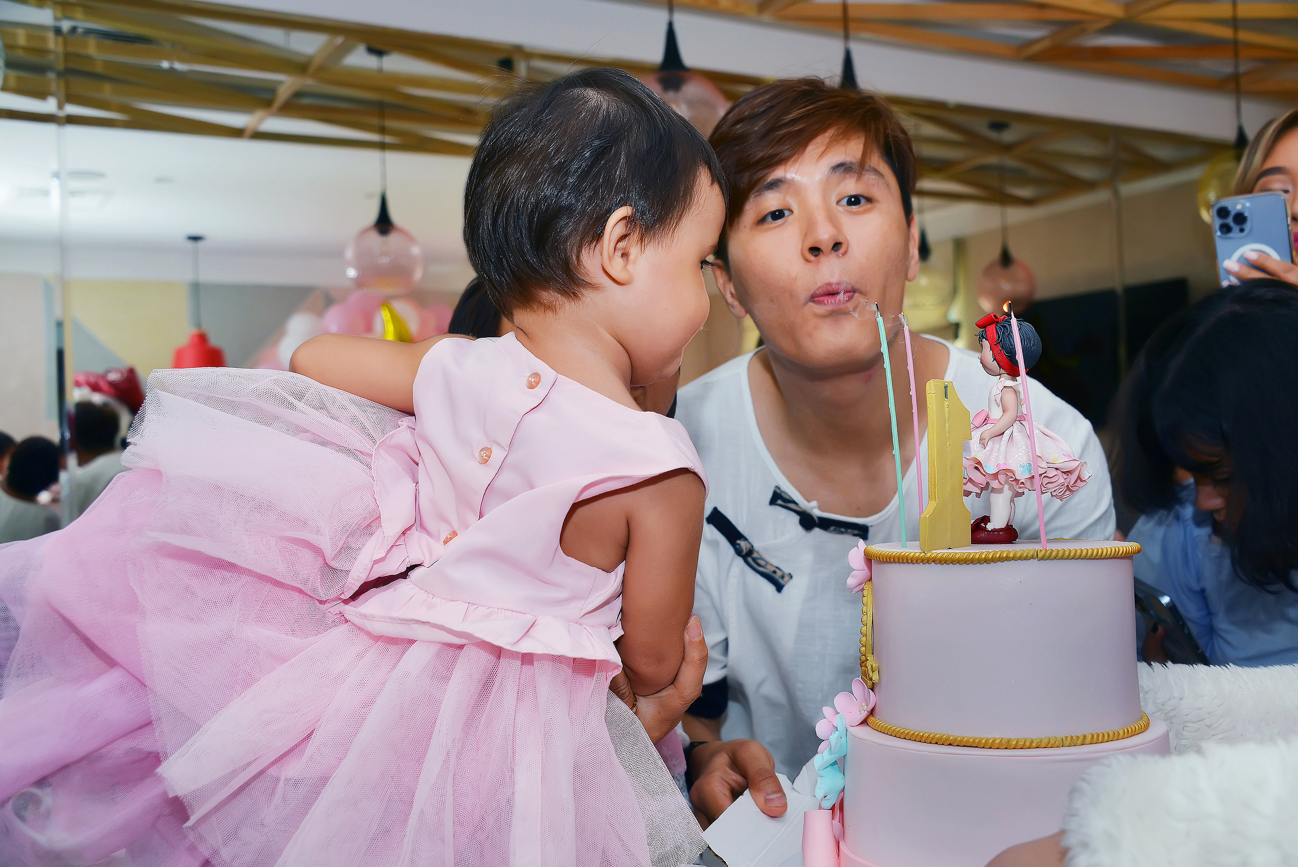 Дети-5 (Адель-1годик). Фотосъёмка. Фотограф Сергей Авдеев-семейный и детский фотограф в Алматы