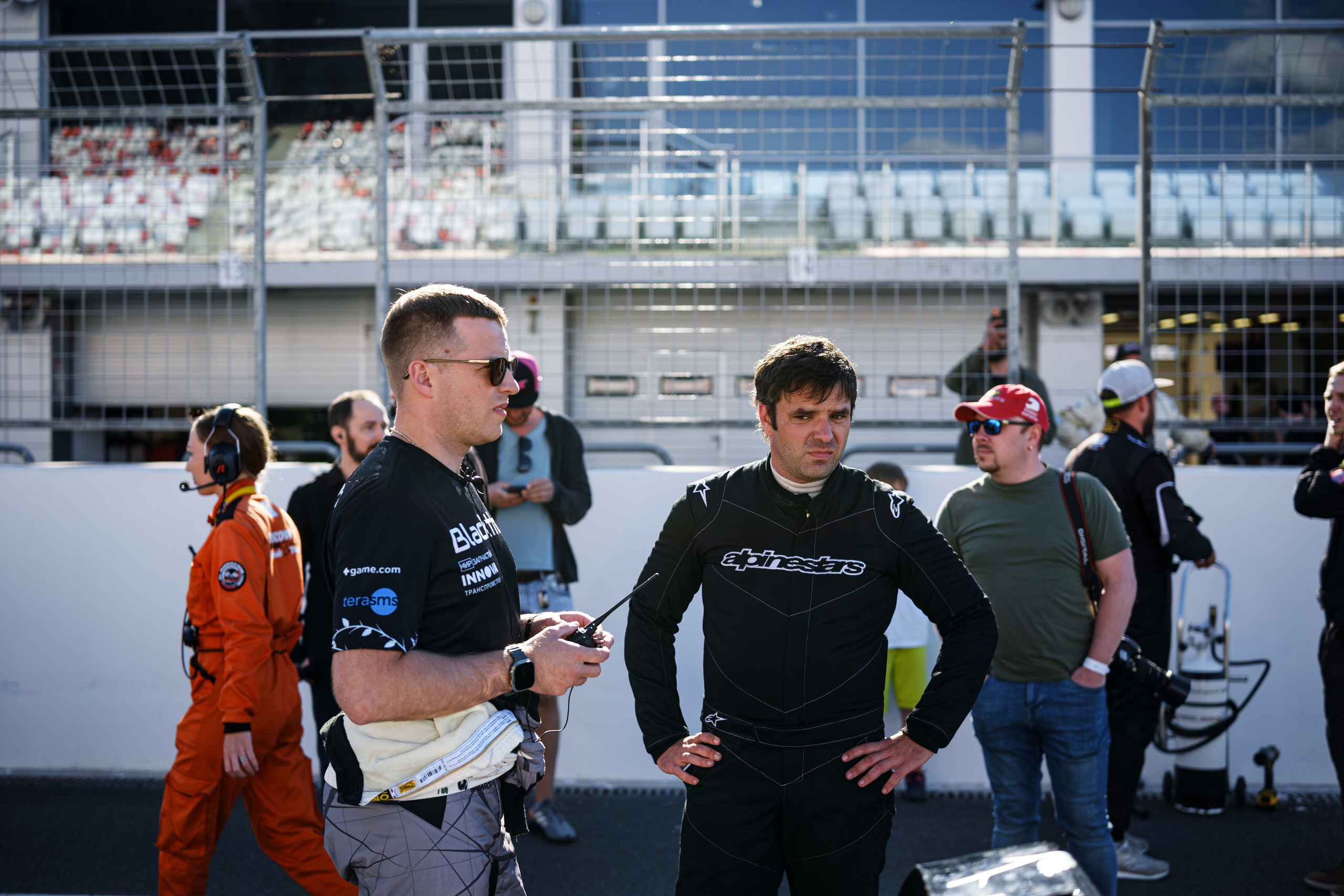 Российская серия гонок на выносливость. Авто и мотоспорт — фотограф Антон Медведев iCoguar