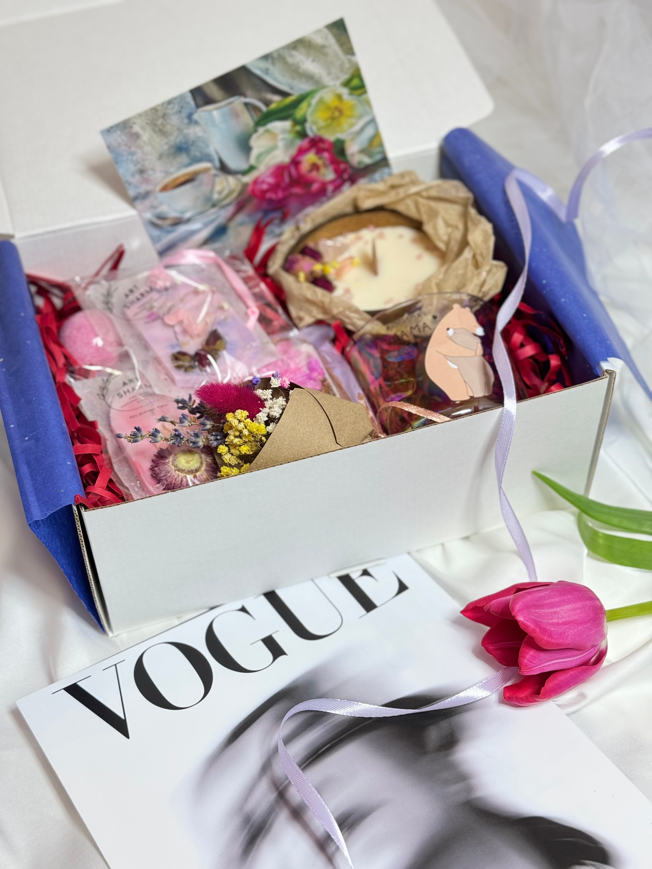 Аромасвечи и наборы. Художественная ручная роспись елочных шаров, корпоративные подарки и восковые аромасвечи