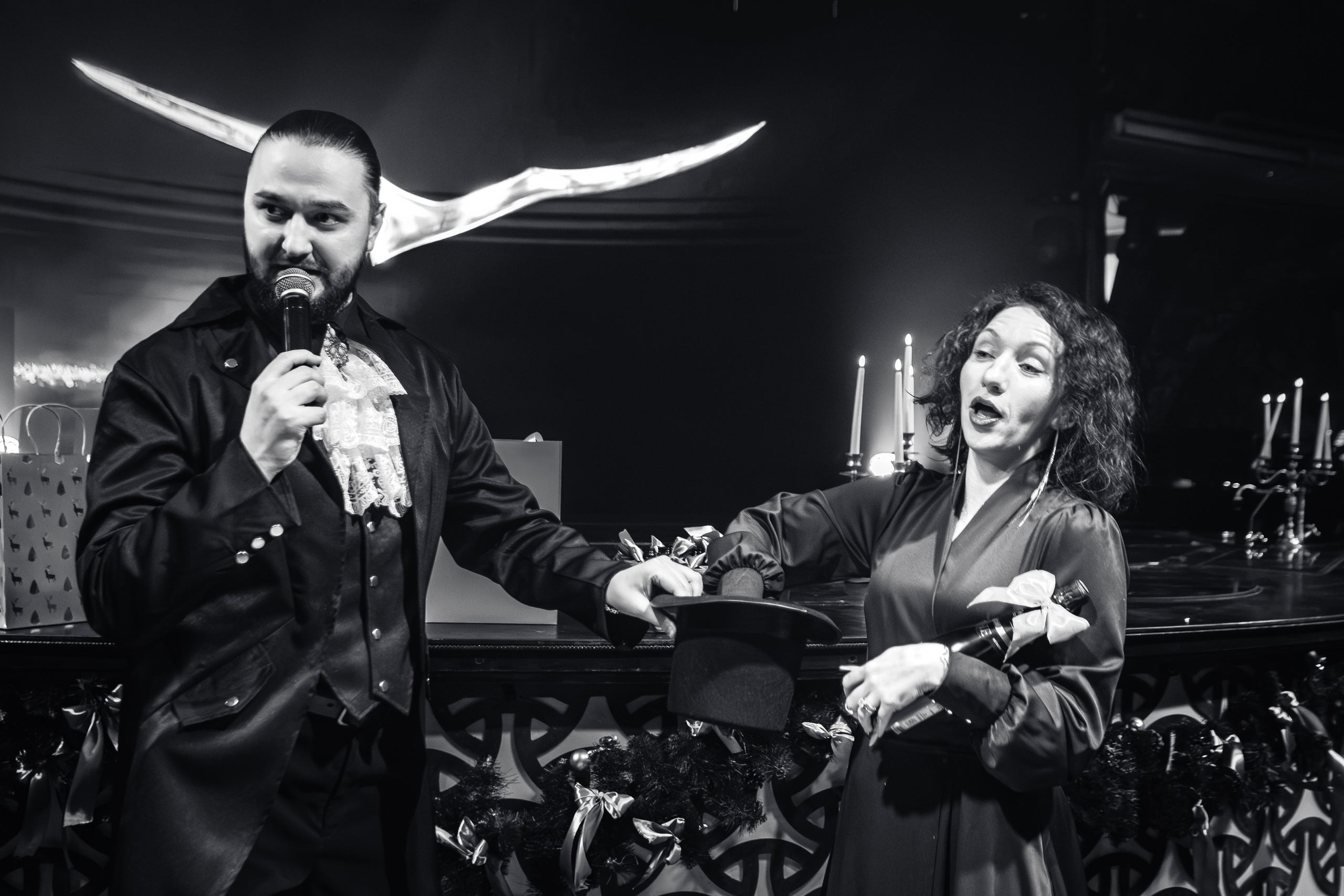 Новогодняя шоу-программа «MAGIC TIME» в PTIZZA BAR_Ялта_31.12.2025. Аминов Руслан | Фотограф