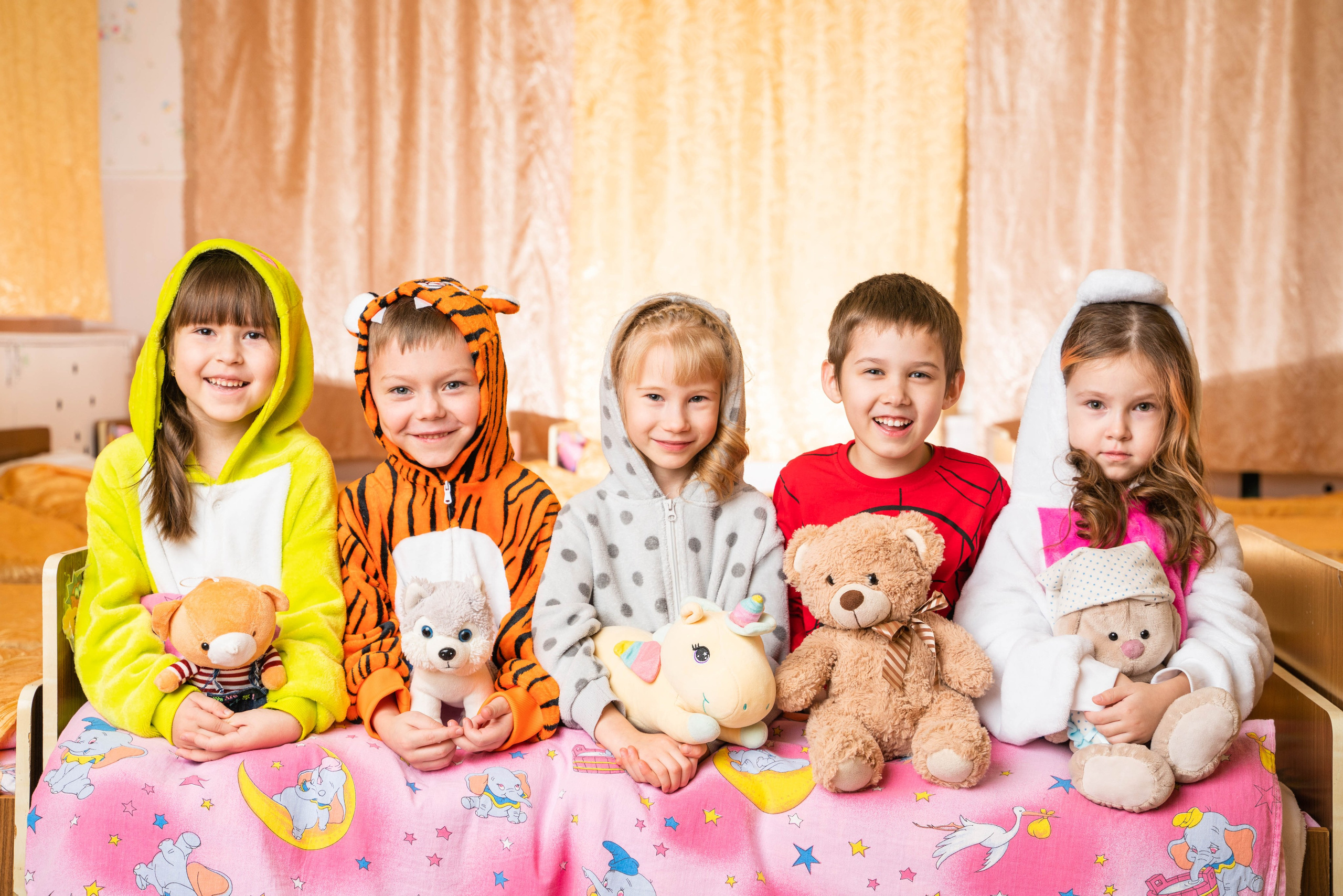 Фотографии выпускников детского сада. Выпускные альбомы Нижнекамск Набережные Челны Фотостудия Небо