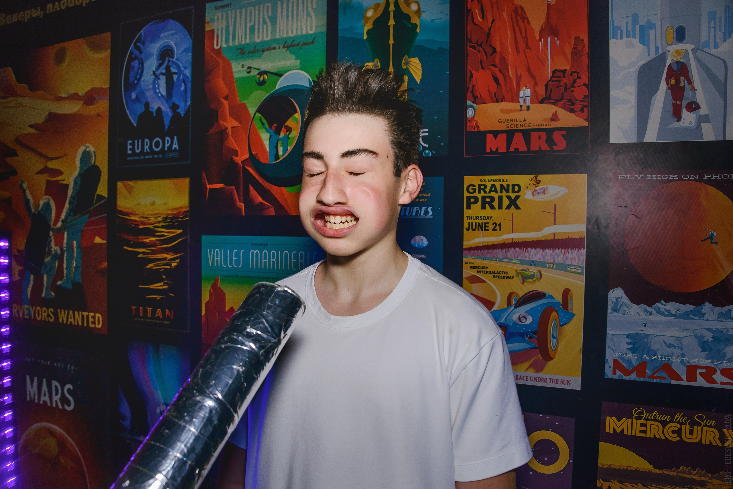 День рождения — шоу 2024-25: мафия, сахарная вата, бумажная дискотека, пиньята, зеркальный лабиринт. Ваш фотограф на праздник в Москве, Раменском, Жуковском, Люберцах