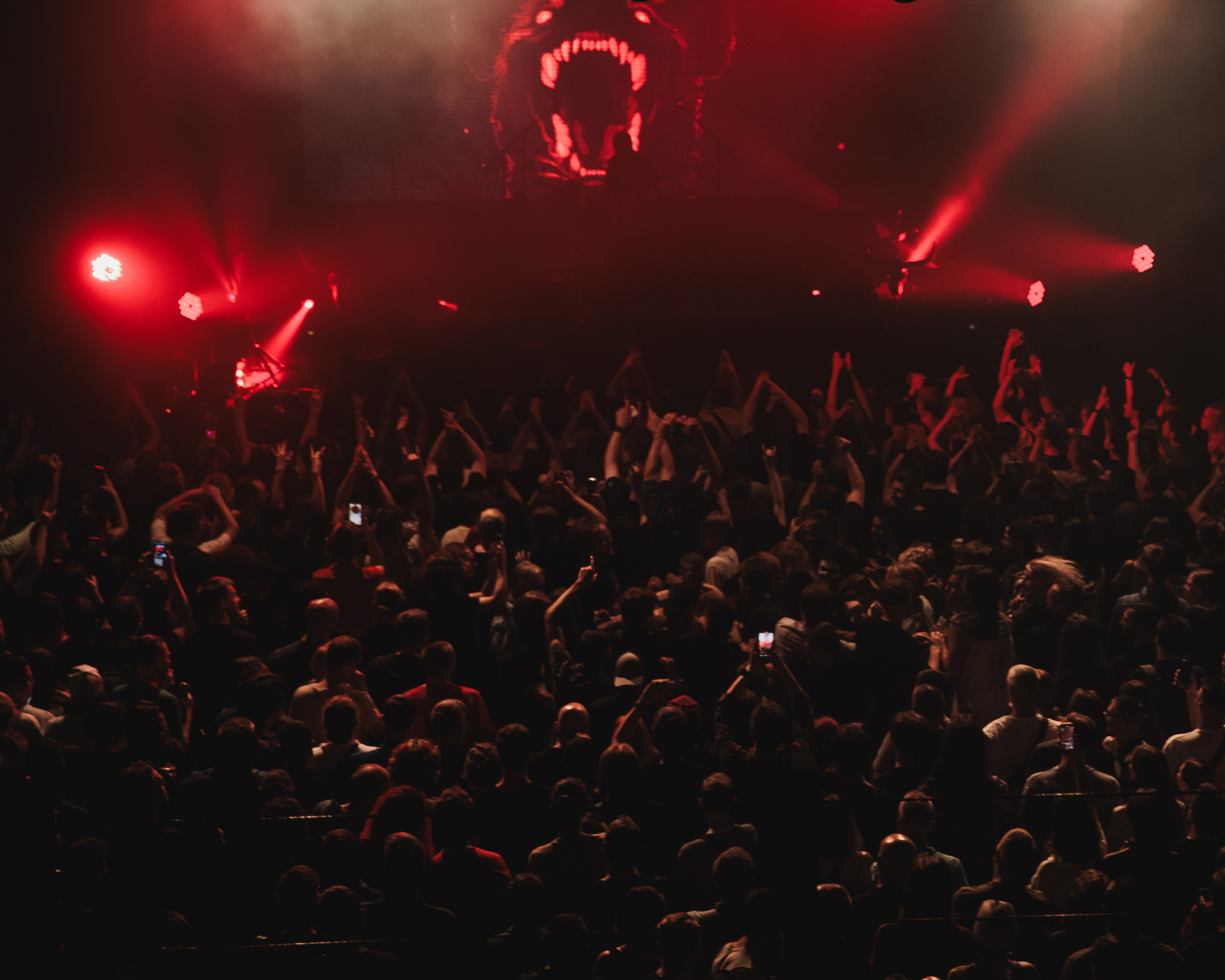 MANAPART. Студийный и свадебный фотограф в Москве Айк Саркисян