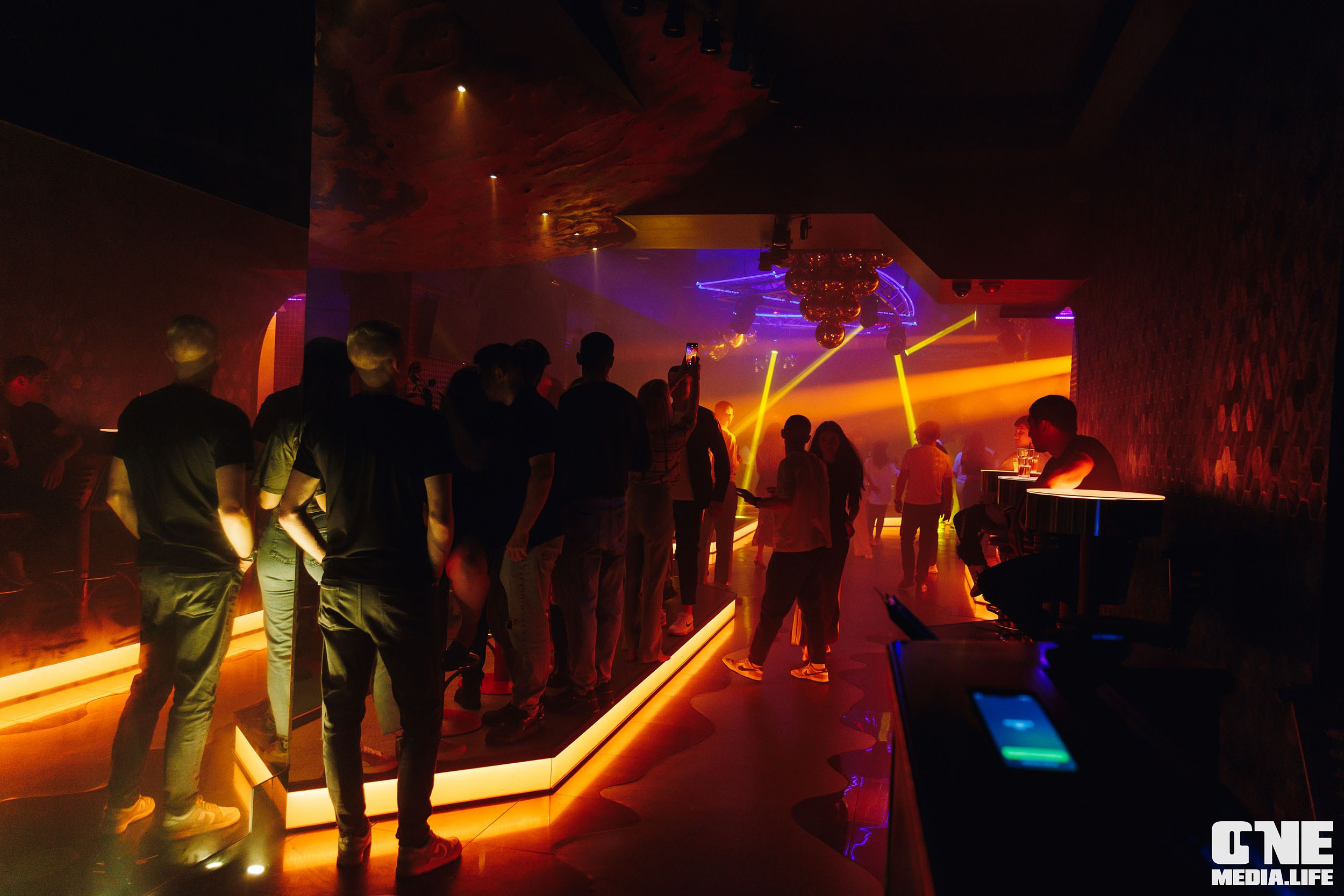 Фоторепортаж из караоке-клуба Эйфория. One Media Life: фоторепортажи, фотоотчеты с мероприятий и заведений