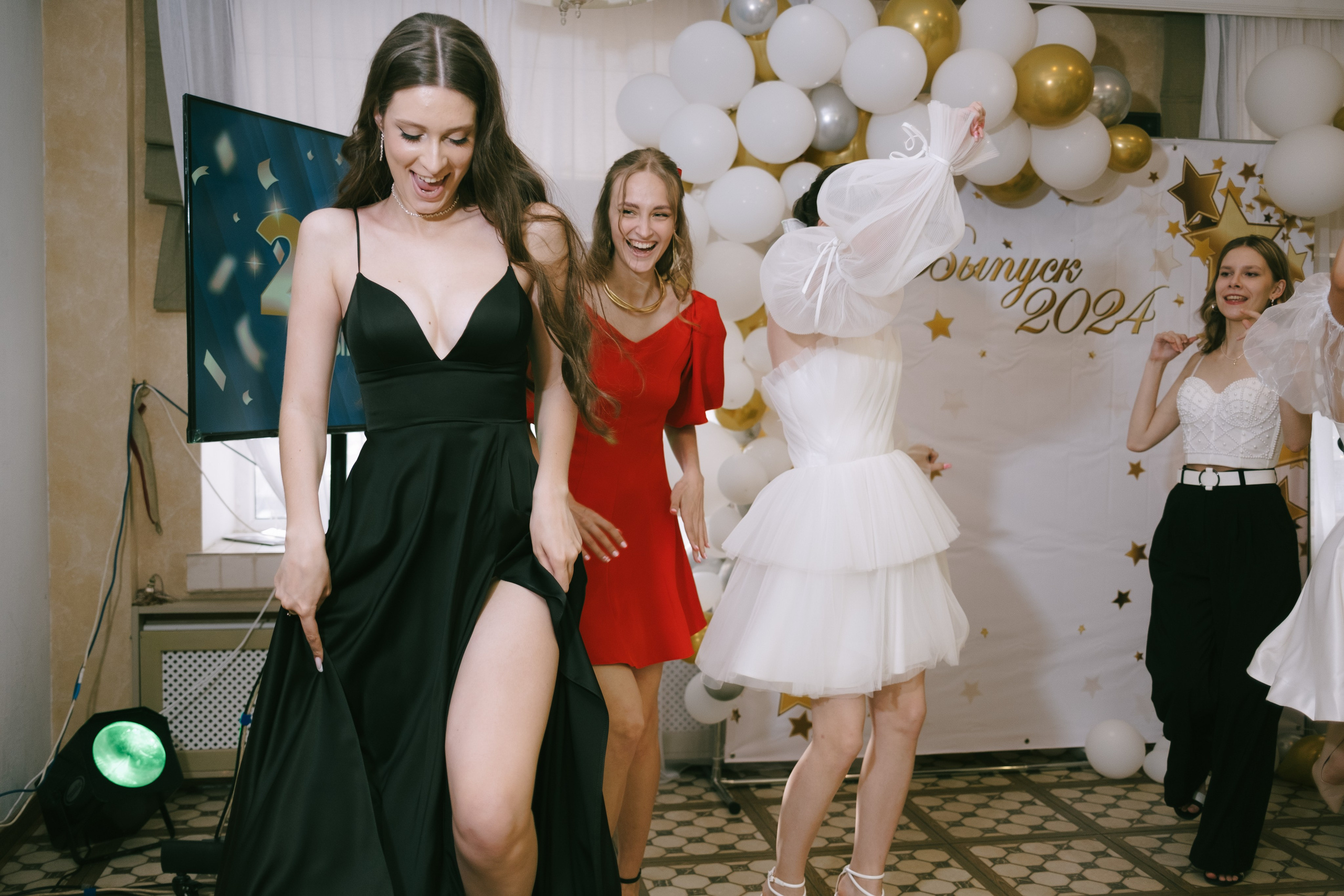 Выпускной школа 33. Свадебный и репортажной фотограф Денис Ожигин в Краснодаре и Краснодарском крае