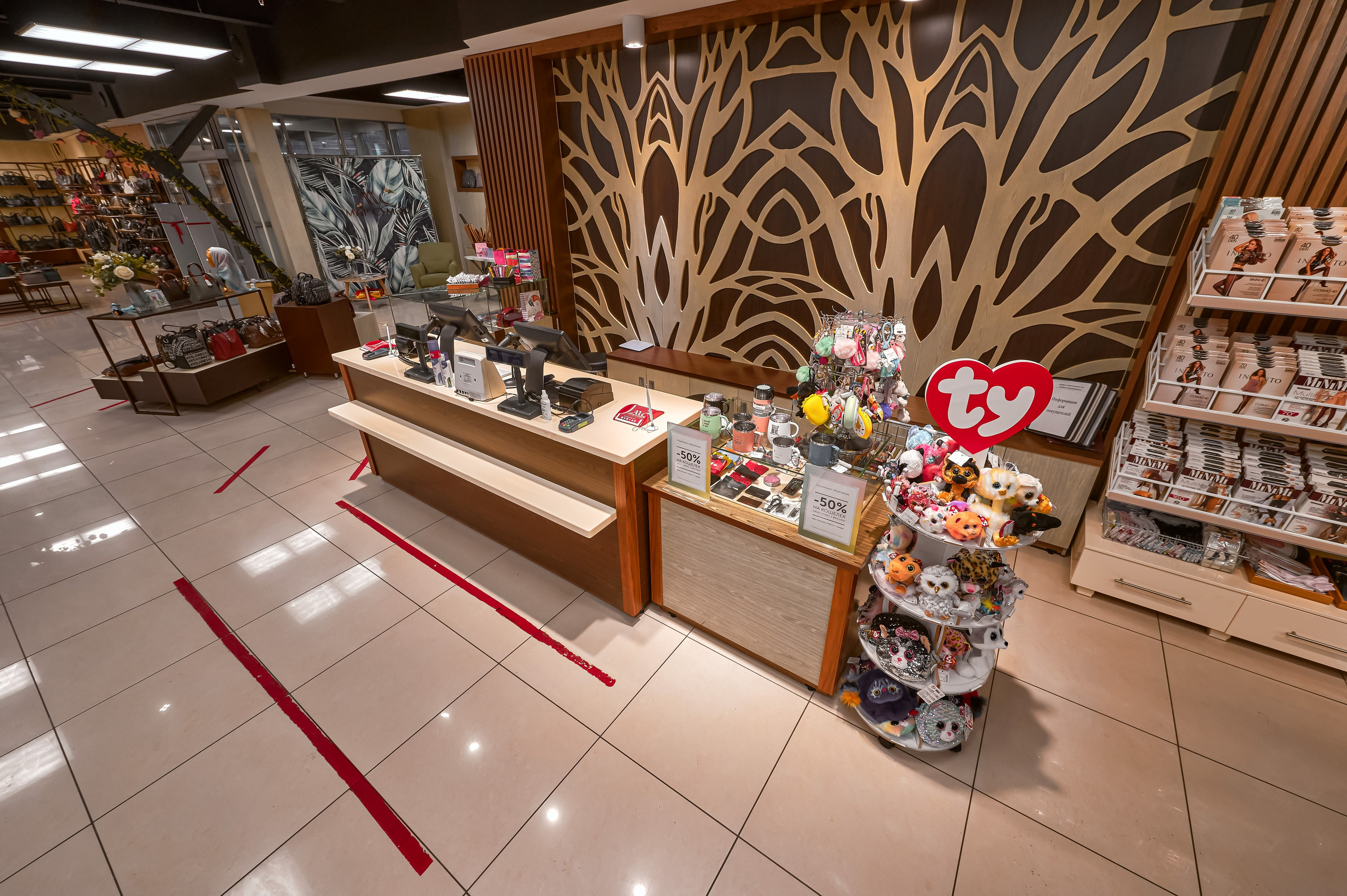 Портфолио по интерьерной и экстерьерной фотосъёмки: Мир сумок — Левый берег. Фотограф Яковлев Роман — Красноярск