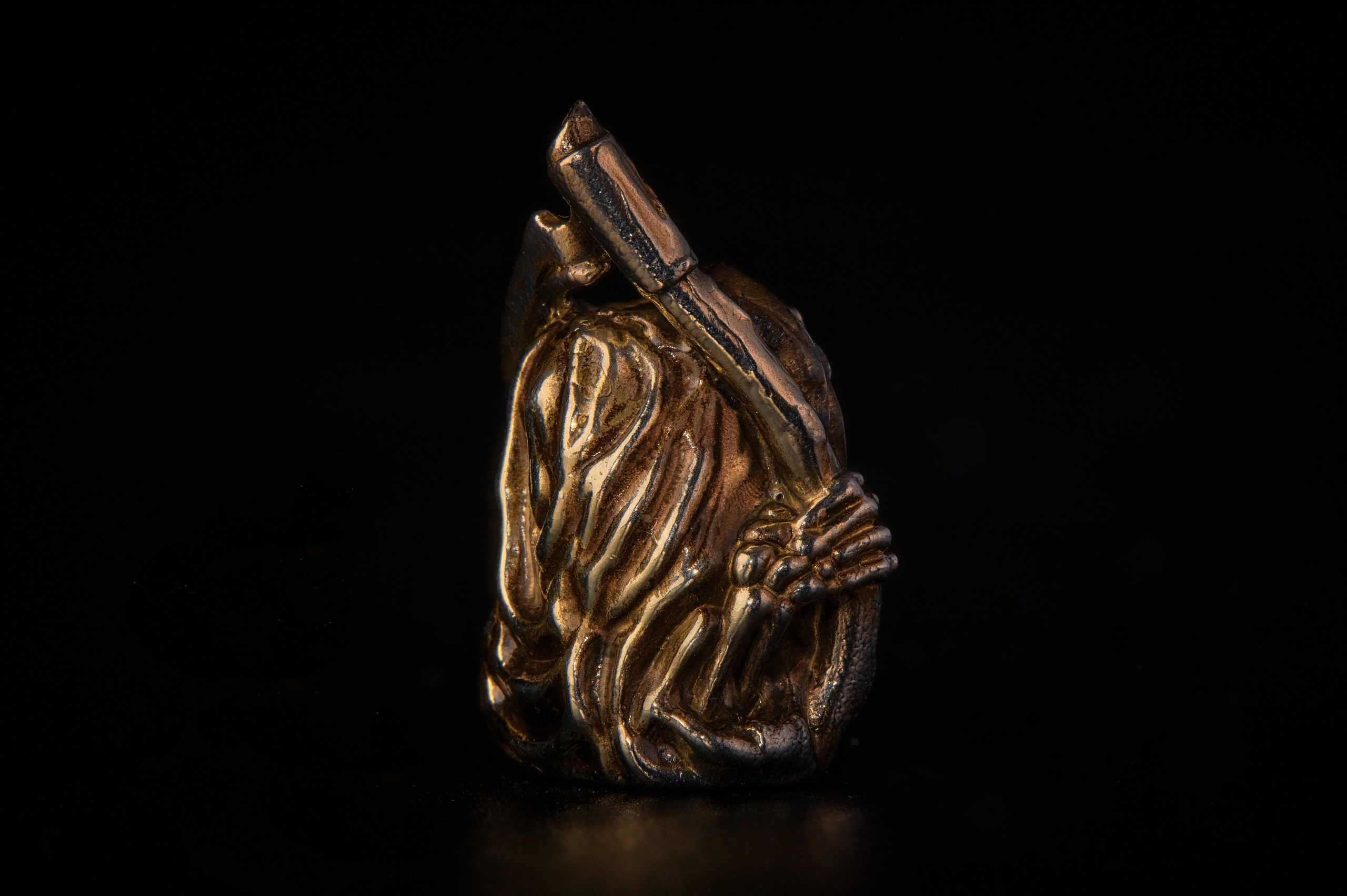 Мужская бижутерия на чёрном фоне. Фотограф Яковлев Роман — Красноярск