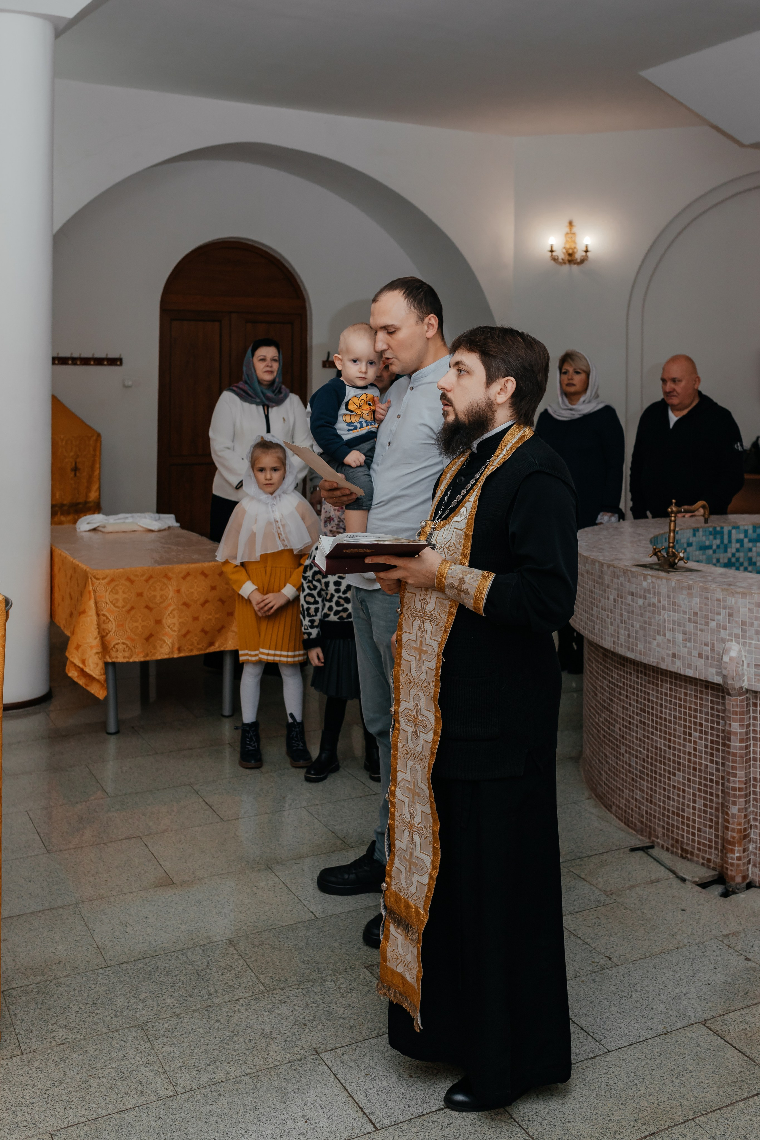 Крещение Георгий. Семейный и домашний фотограф в Москве и МО Королева Валерия