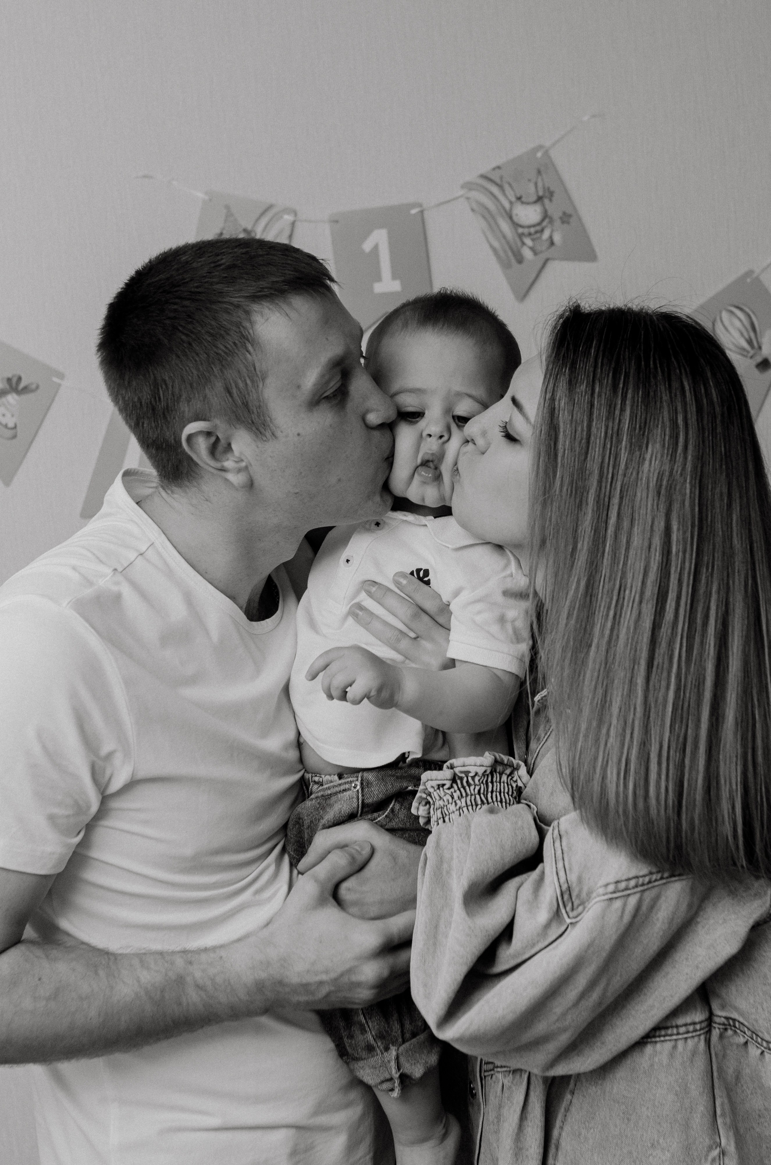 Света, Кирилл и маленький Максим. Семейная домашняя съемка. Семейный фотограф в Барнауле Ирина Ястребова