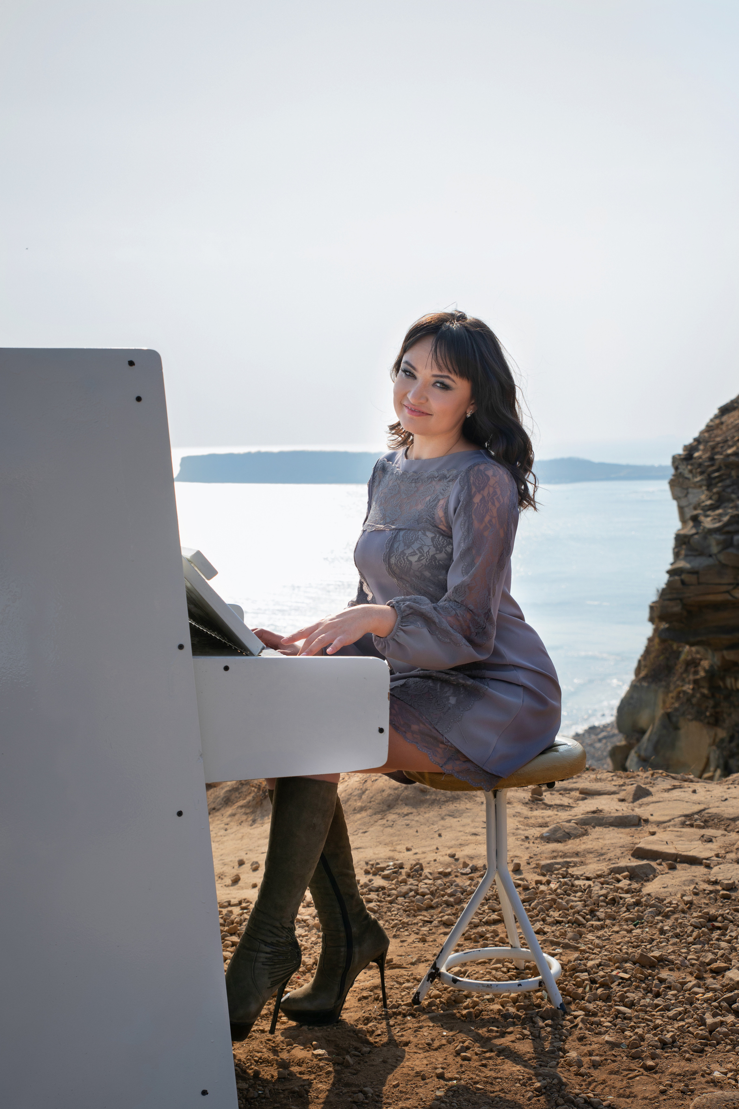 Пианино не зря стоит над морем. Семейный и частный фотограф во Владивостоке