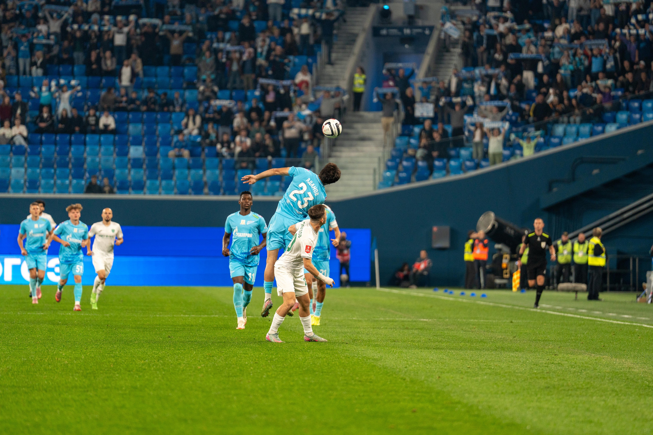 Репортажный фотограф спорт-съемка: «Зенит» против «Ахмата»