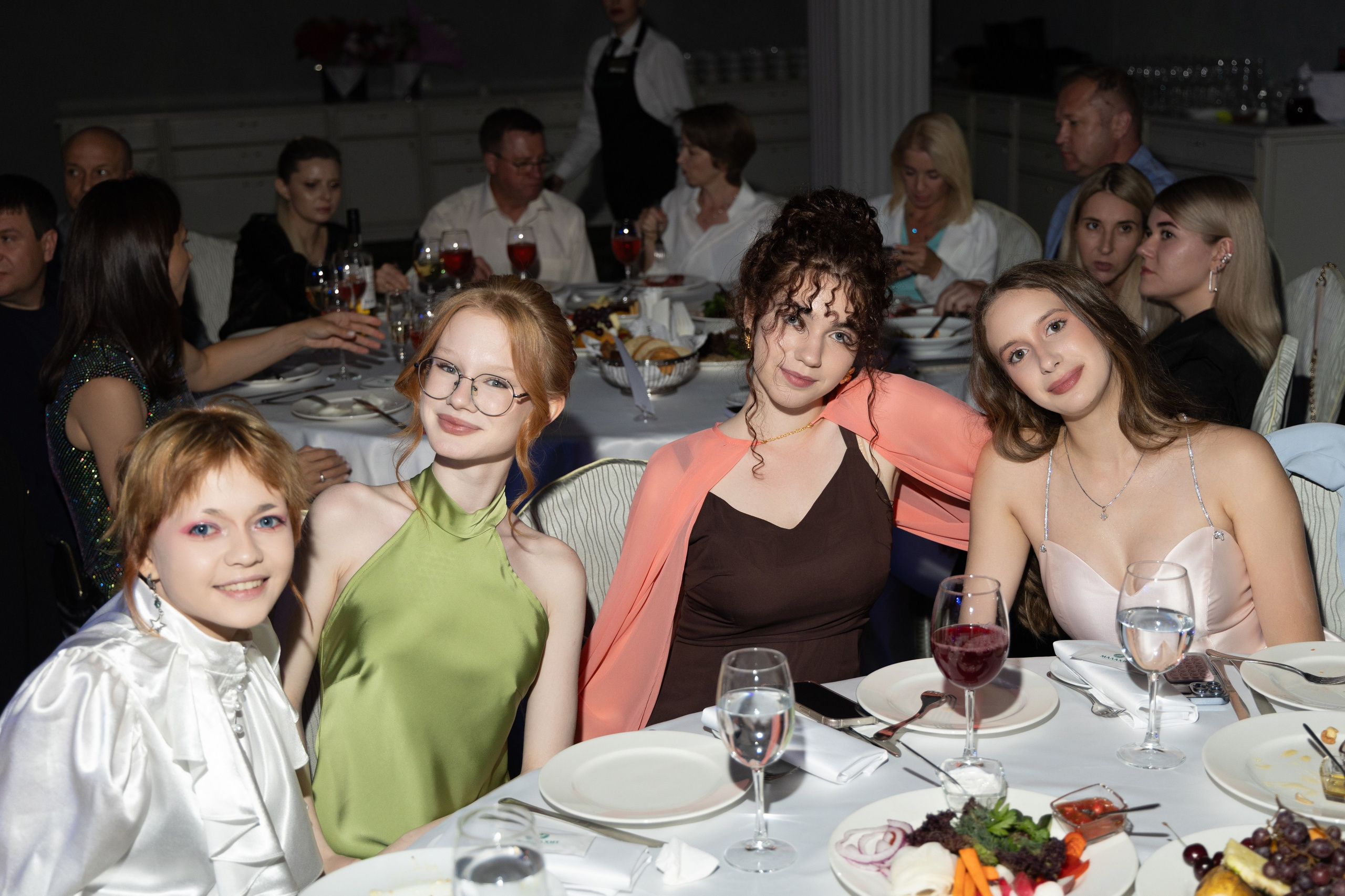 Выпускной: Гимназия1. Фотограф свадебный, репортажный, индивидуальный, фото для маркетплейсов, брендов, автосалонов