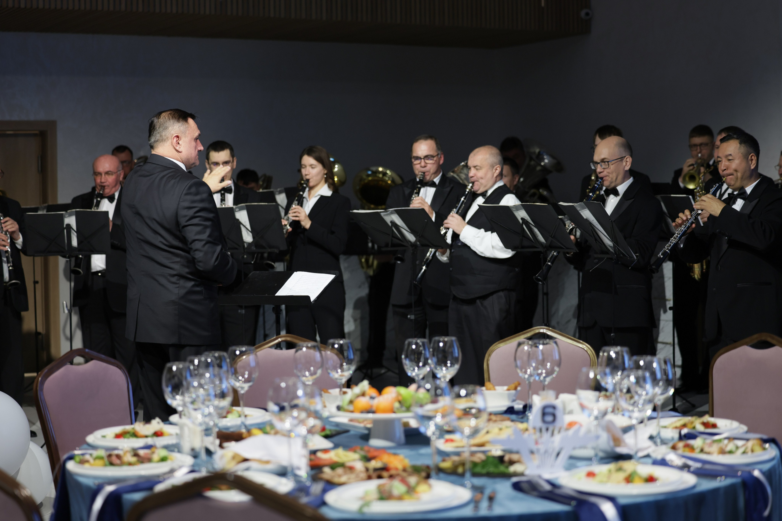 Прыжок длиною в жизнь. Фотограф свадебный, репортажный, индивидуальный, фото для маркетплейсов, брендов, автосалонов