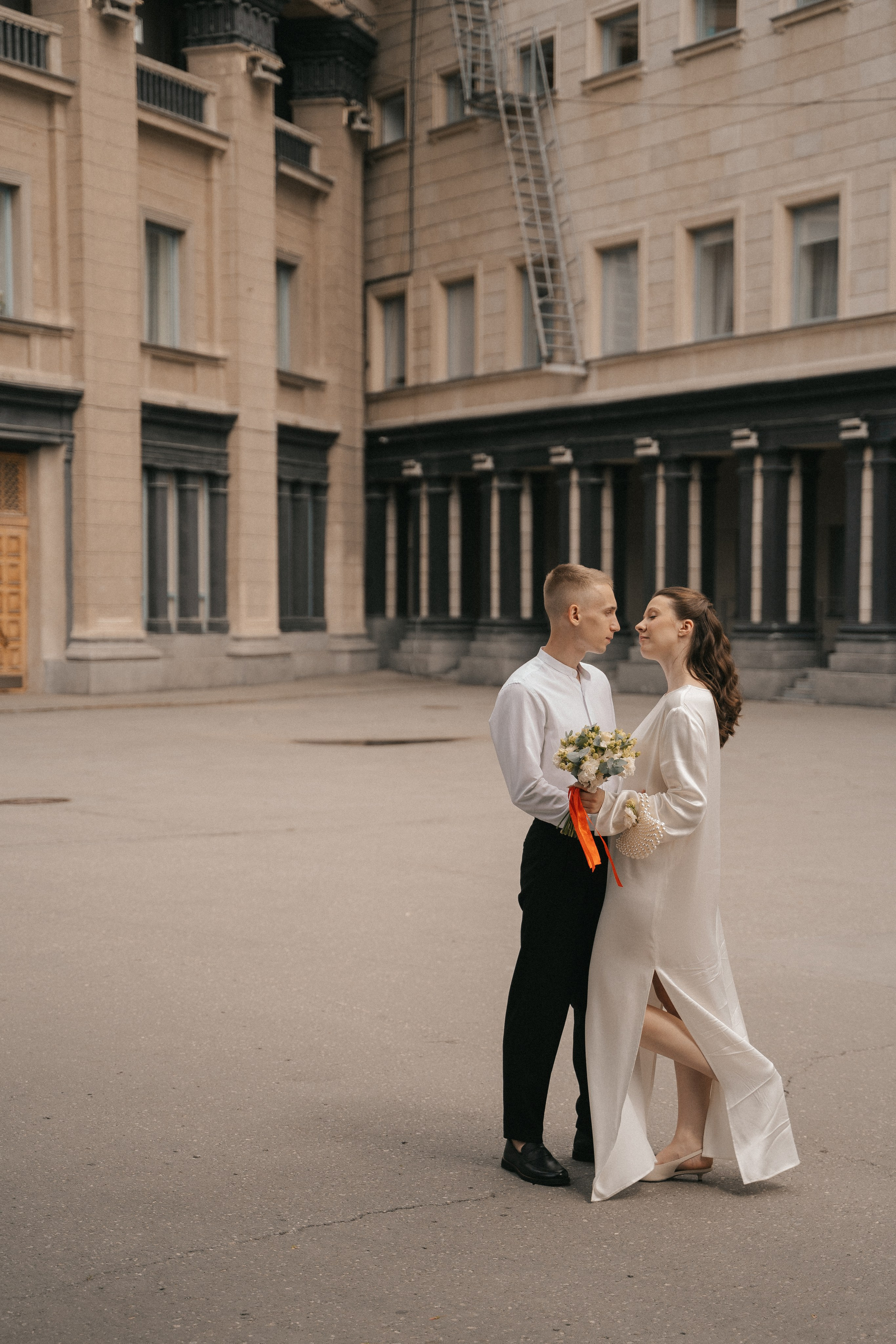 Никита и Аня в городе. Семейный, портретный фотограф Новосибирск. Оля Адова