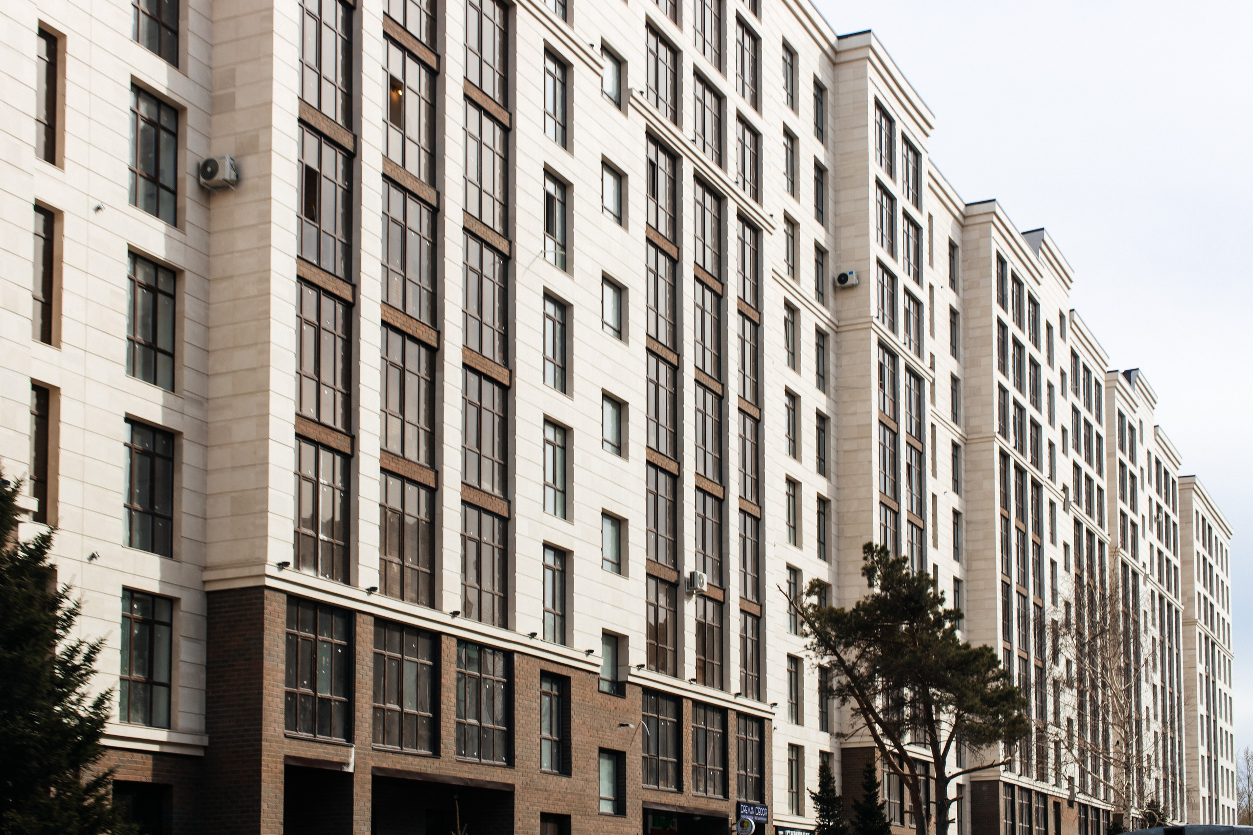 Проект 5. Сбор фотографии ЖК для клипа «Хочу квартиру от Габита». Дата: май 2022. Профессиональный фотограф в городе Астана/Алматы Даурен Сембаев