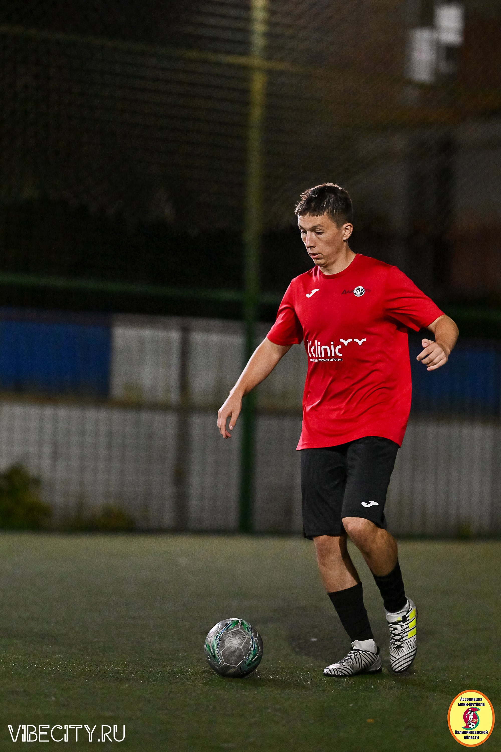 ФИНАЛЬНЫЕ ИГРЫ КУБКА МИНИ-ФУТБОЛЬНОЙ ЛИГИ И КУБКА КОРПОРАТИВНОЙ МФЛ 2025. VIBECITY.RU Вайб Сити Ру Фоторепортажи Фотоотчеты Калининград