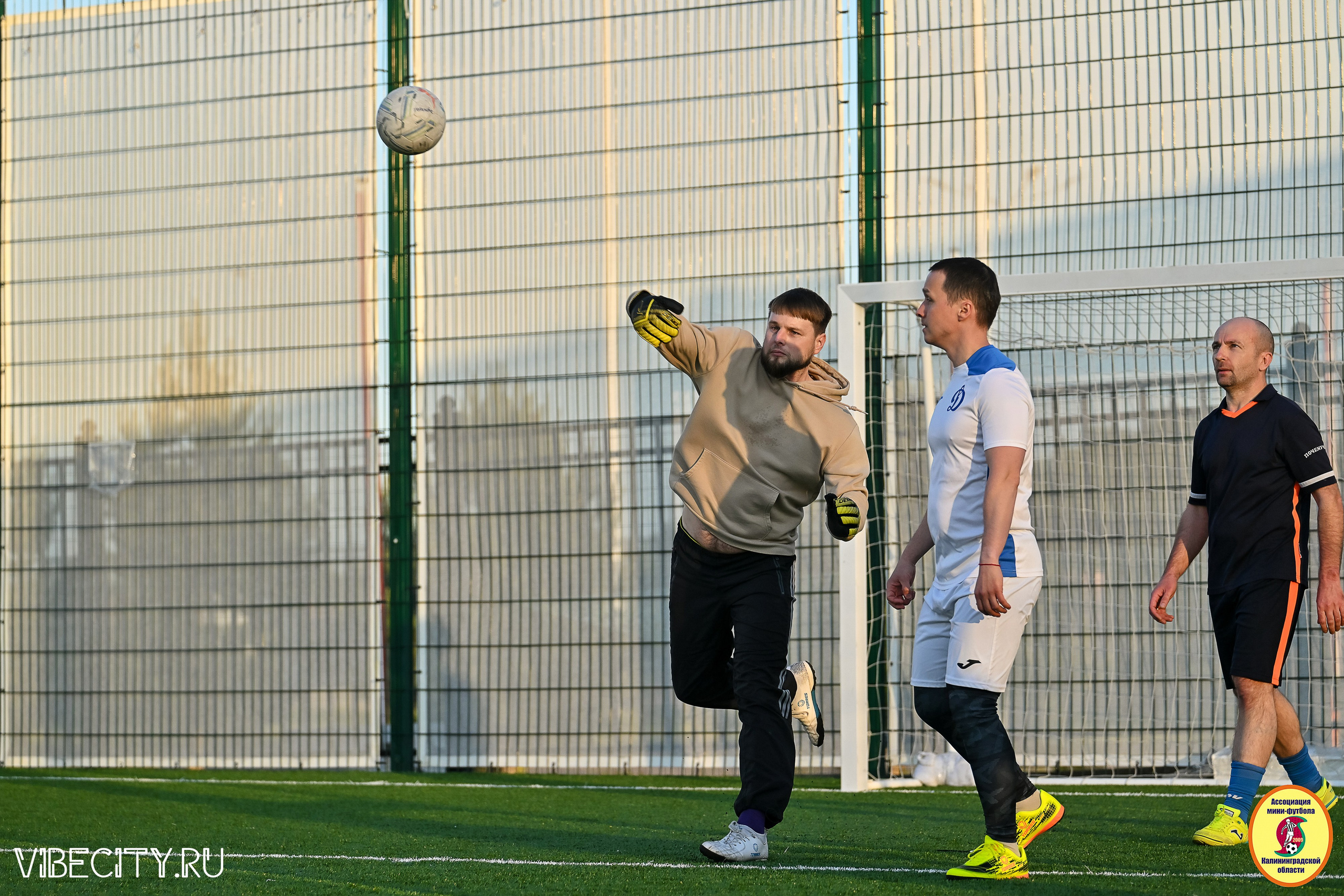 ИГРЫ МИНИ-ФУТБОЛЬНОЙ И КОРПОРАТИВНОЙ ЛИГИ. VIBECITY.RU Вайб Сити Ру Фоторепортажи Фотоотчеты Калининград