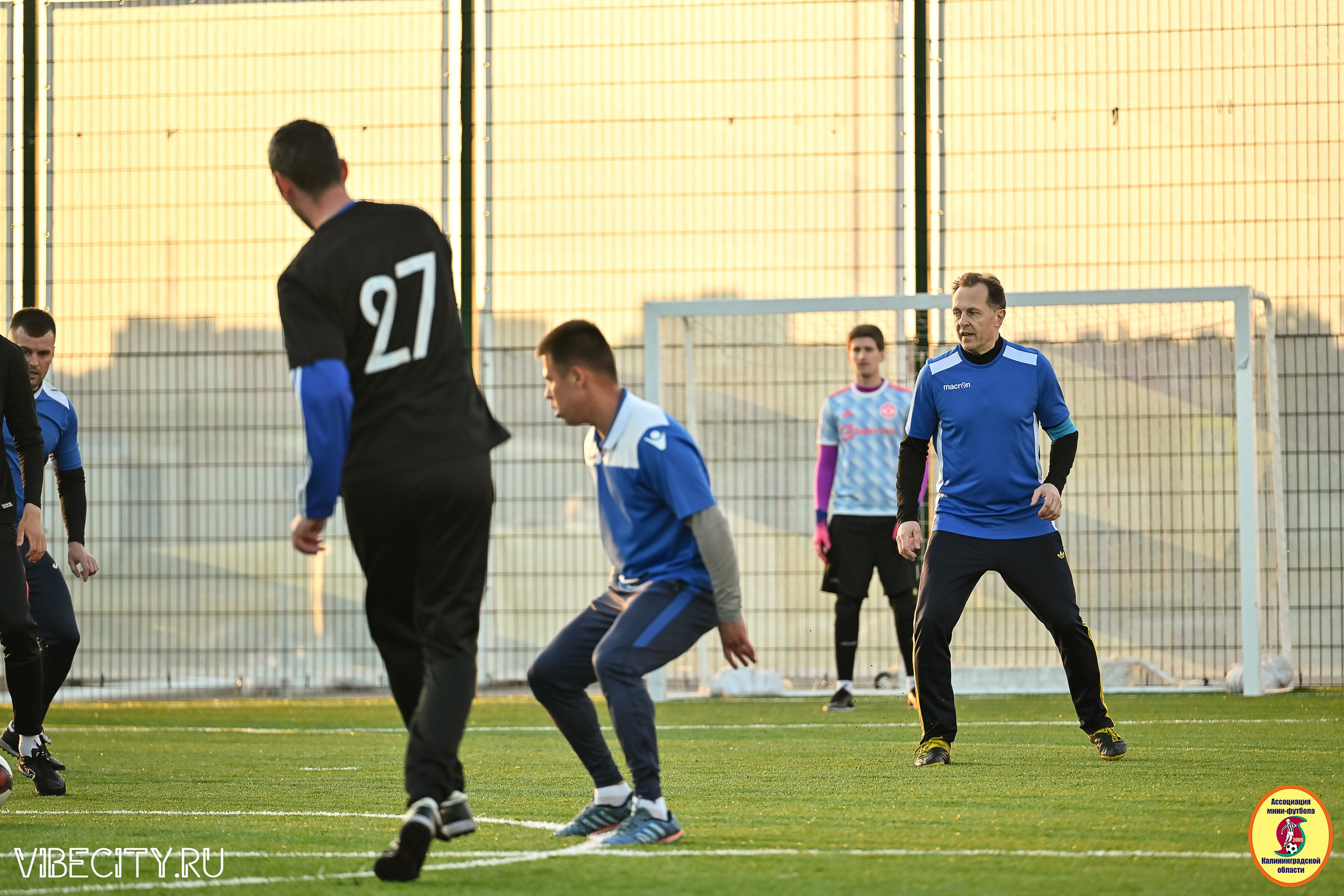 ИГРЫ МИНИ-ФУТБОЛЬНОЙ И КОРПОРАТИВНОЙ ЛИГИ. VIBECITY.RU Вайб Сити Ру Фоторепортажи Фотоотчеты Калининград