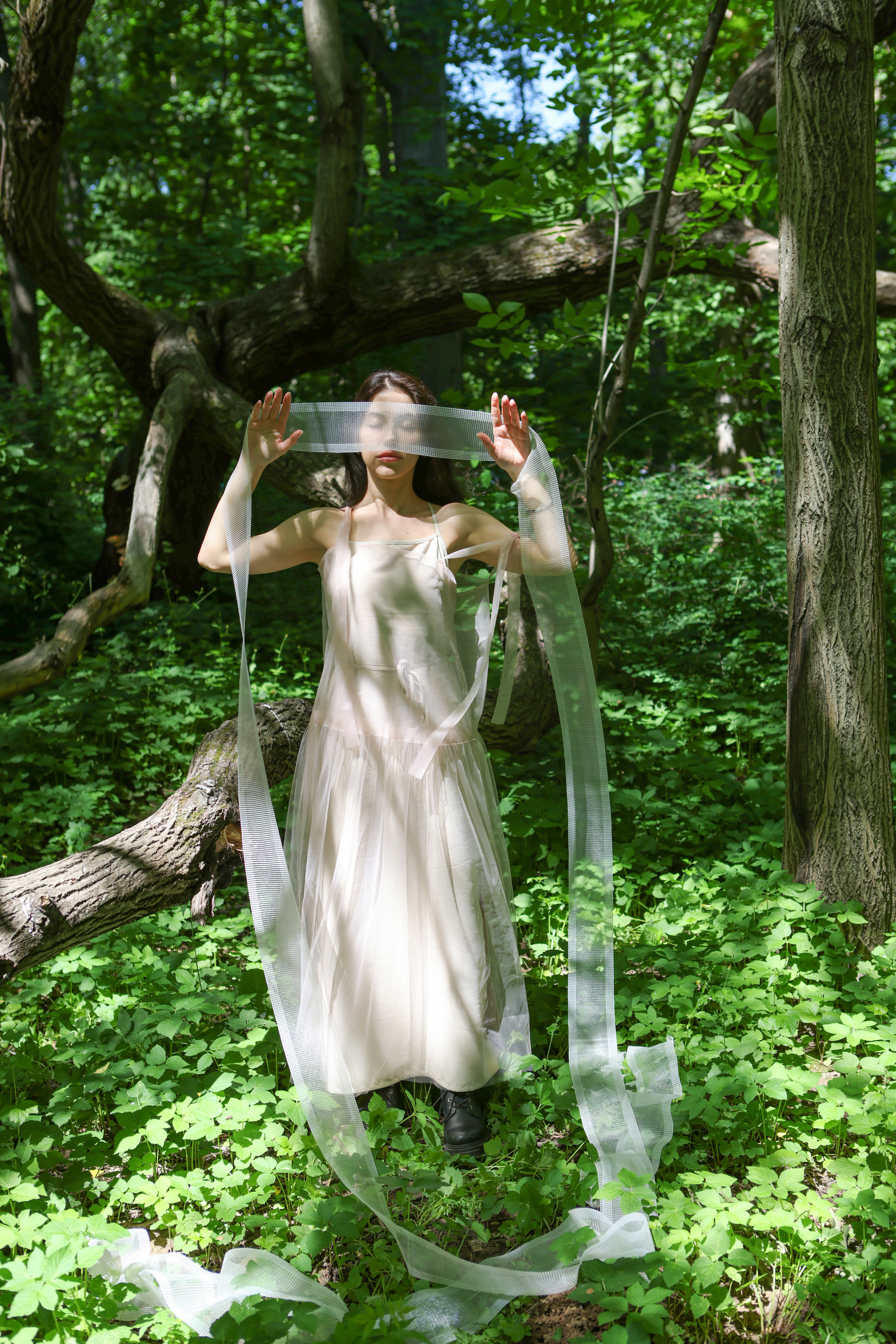 Слиться с природой, уйти от рутины. Reportage, architectural, fine art photographer Lena Melnikova in Moscow