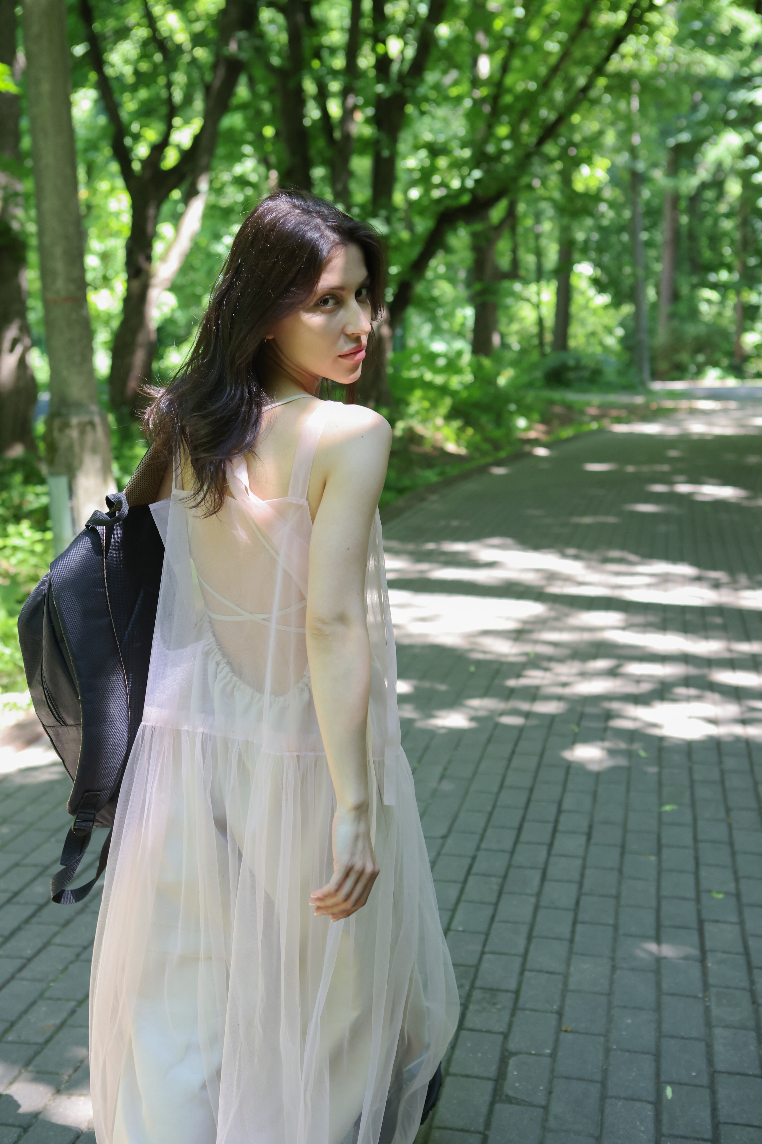 Слиться с природой, уйти от рутины. Reportage, architectural, fine art photographer Lena Melnikova in Moscow