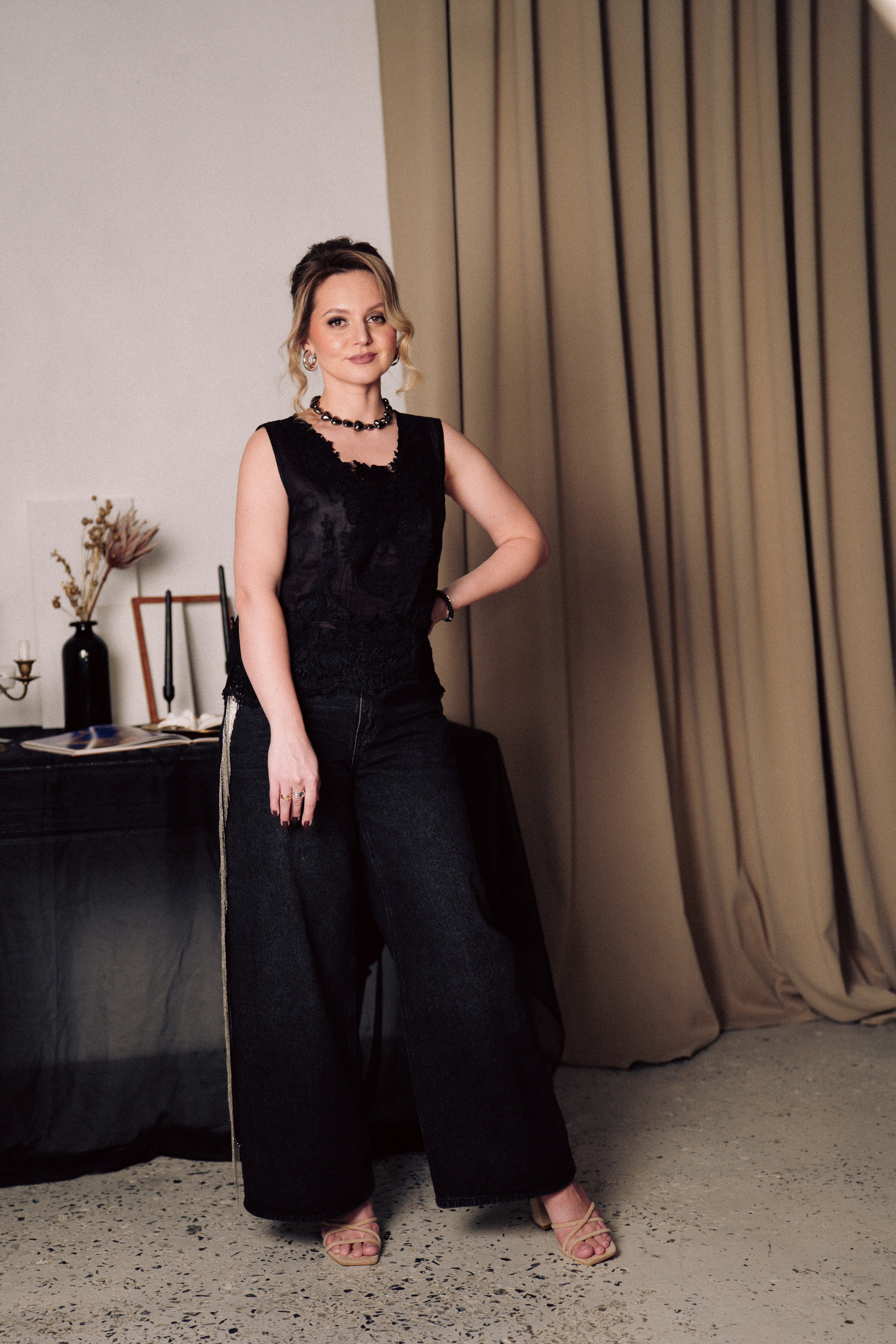 НОВОГОДНЯЯ ФОТОСЕСИИЯ В СТУДИИ ДЛЯ ДЕВУШКИ И ПРОГУЛКА ПО ЧЕРНЫШЕВСКОЙ. Профессиональный фотограф, Санкт-Петербург — Виктория Богомолова