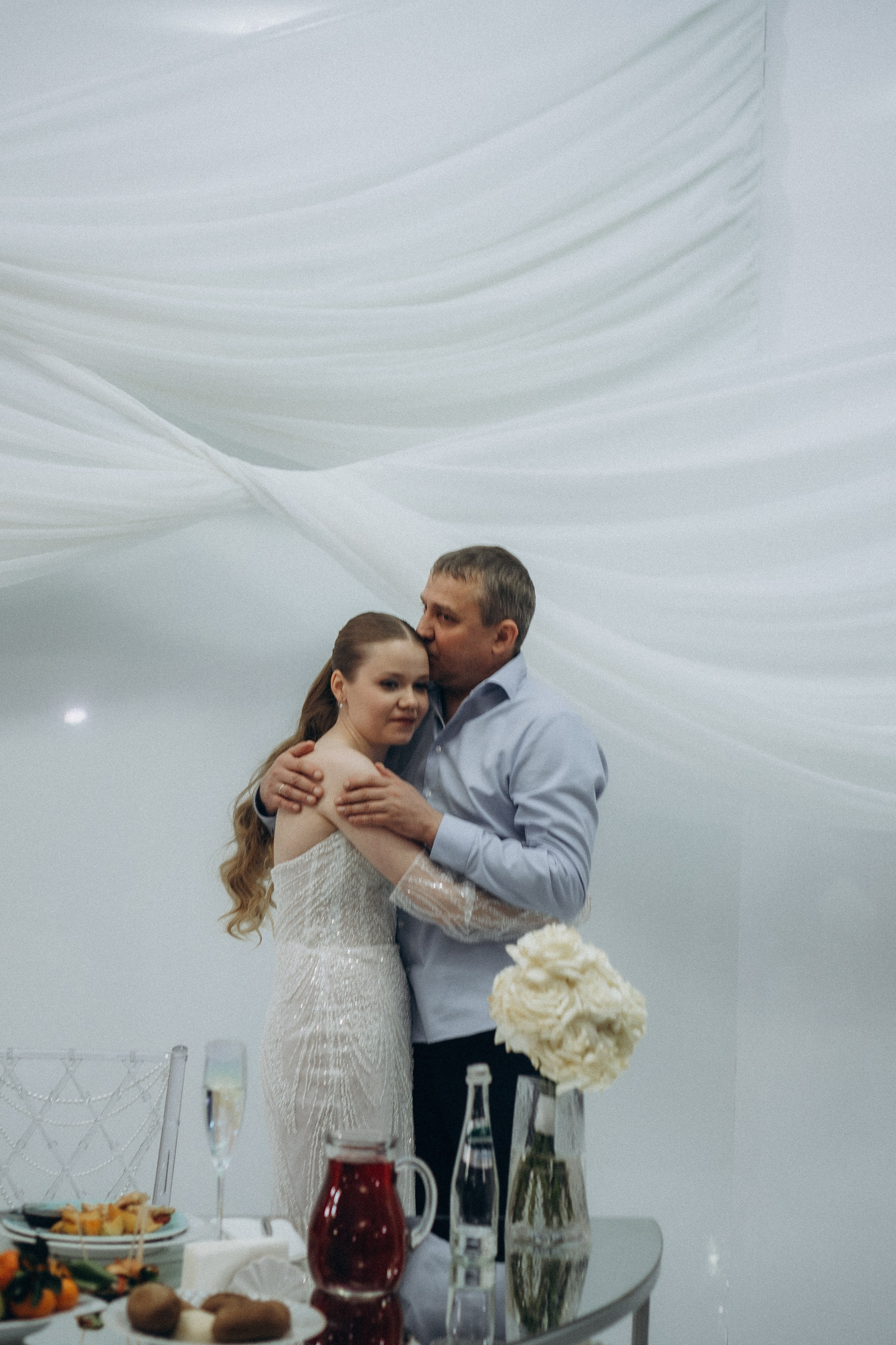 СВАДЕБНАЯ СЬЕМКА СБОРОВ В ОТЕЛЕ И ВЫЕЗД НА ЦЕРЕМОНИЮ (СНЯТО В СИБИРЕ В НИЖНЕВАРТОВСКЕ). Профессиональный фотограф, Санкт-Петербург — Виктория Богомолова