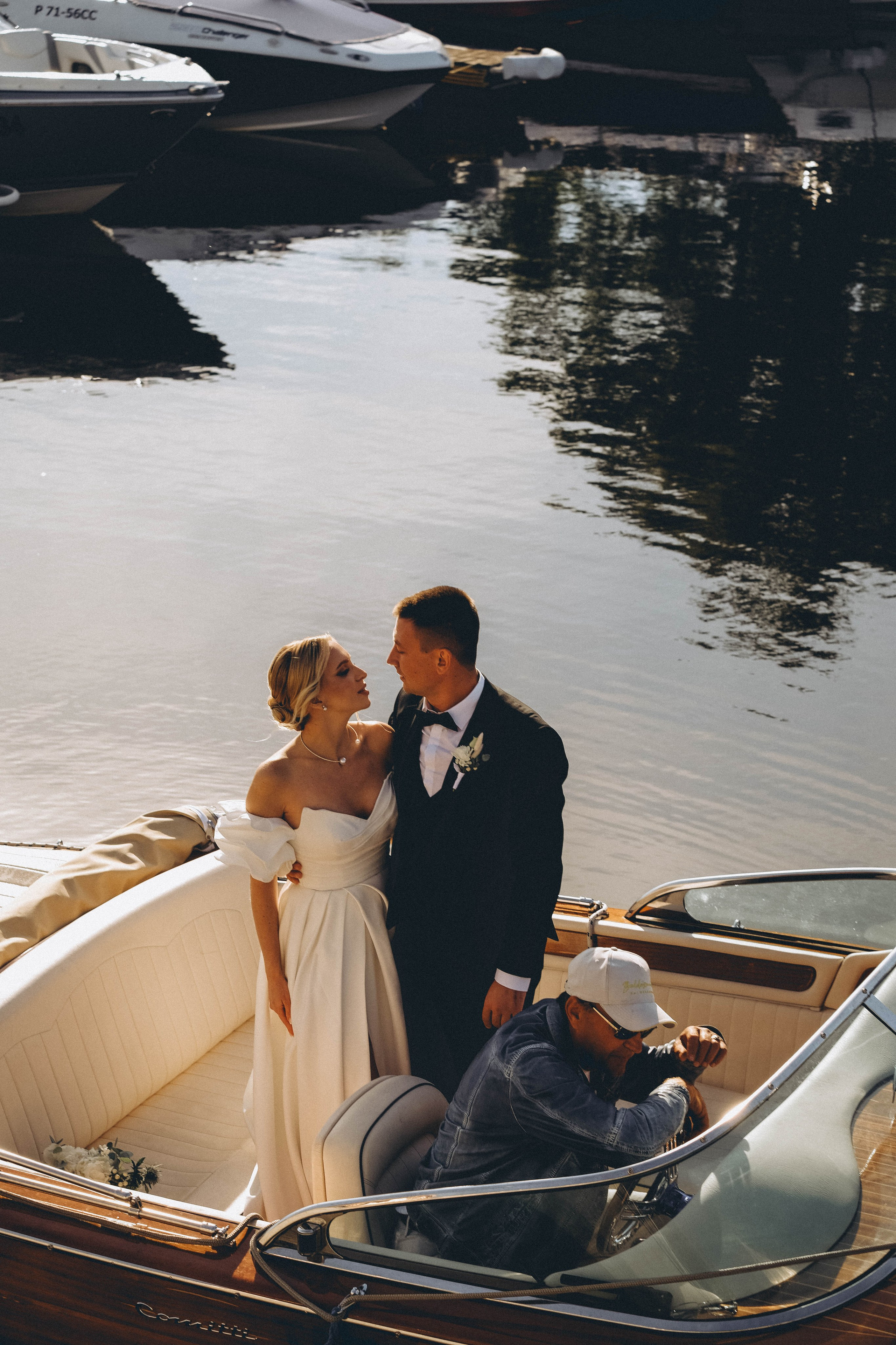 СВАДЕБГНАЯ ПРОГУЛКА ПО КАНАЛ САНКТ-ПЕТЕРБУРГА НА КАТЕРЕ. Профессиональный фотограф, Санкт-Петербург — Виктория Богомолова