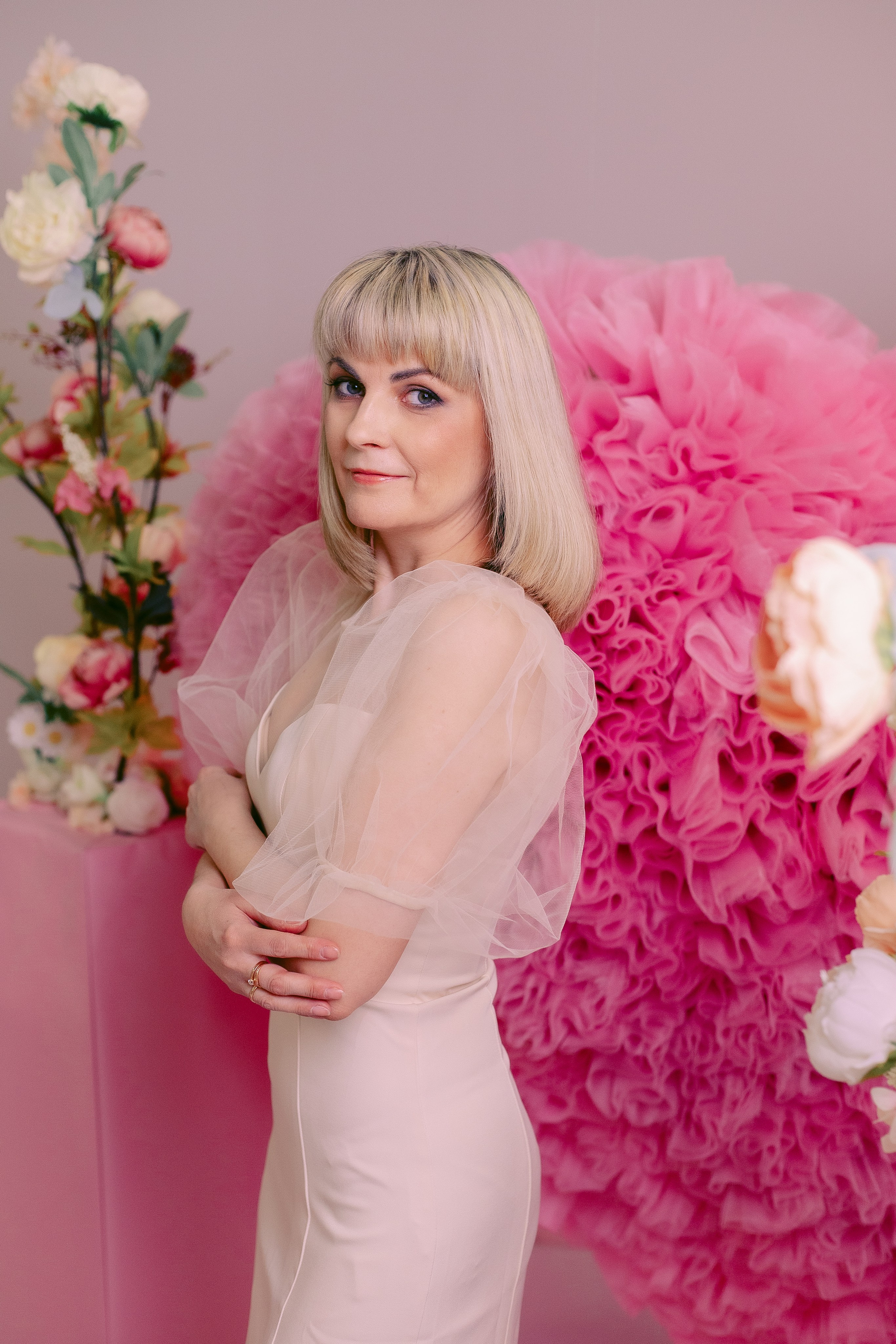 Женская фотосессия в весенних декорациях в фотостудии в Санкт-Петербурге. Фотограф в Санкт-Петербурге, Анна Скворцова