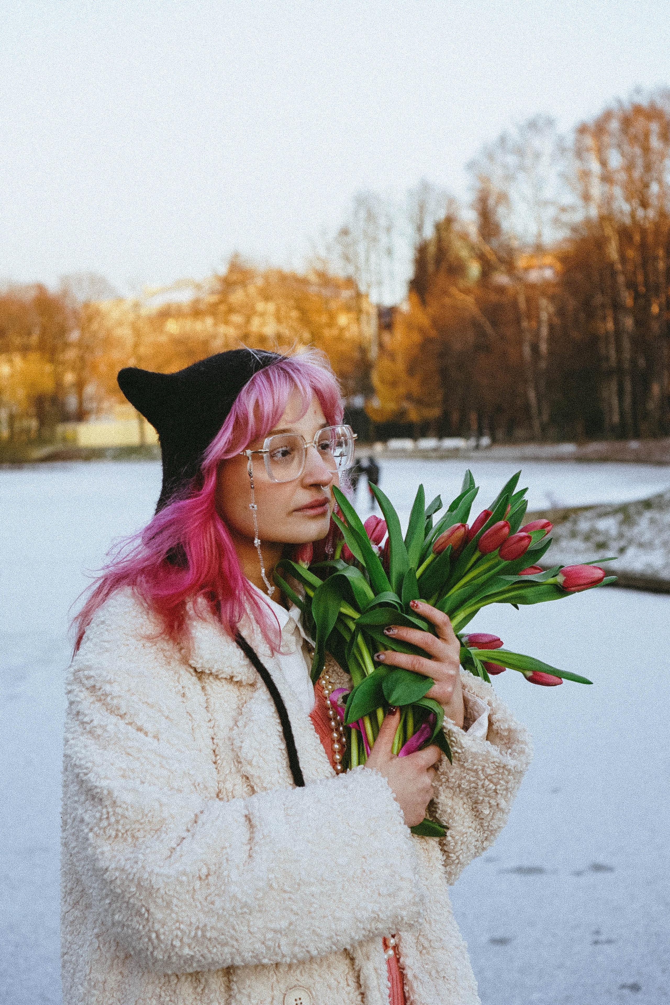 Прогулочная фотосессия с тюльпанами. Профессиональный фотограф, Санкт-Петербург — Виктория Богомолова