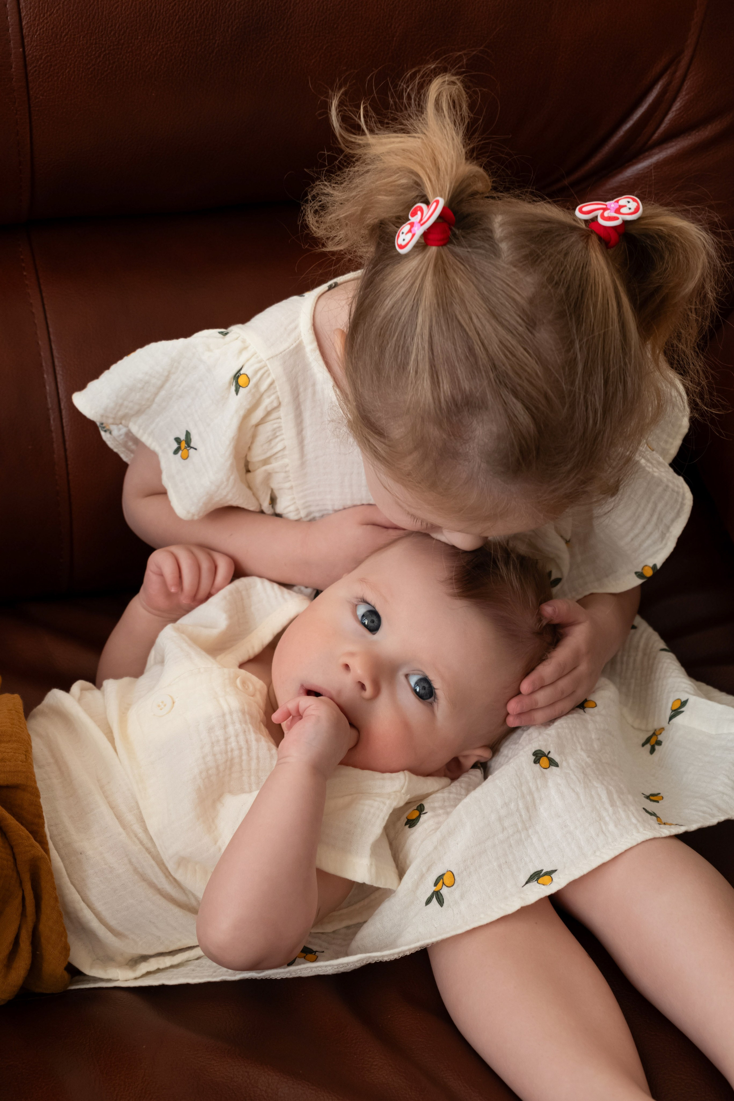 Сергеевы семейная студийная фотосессия. Профессиональный фотограф в Твери Иванова Юлия