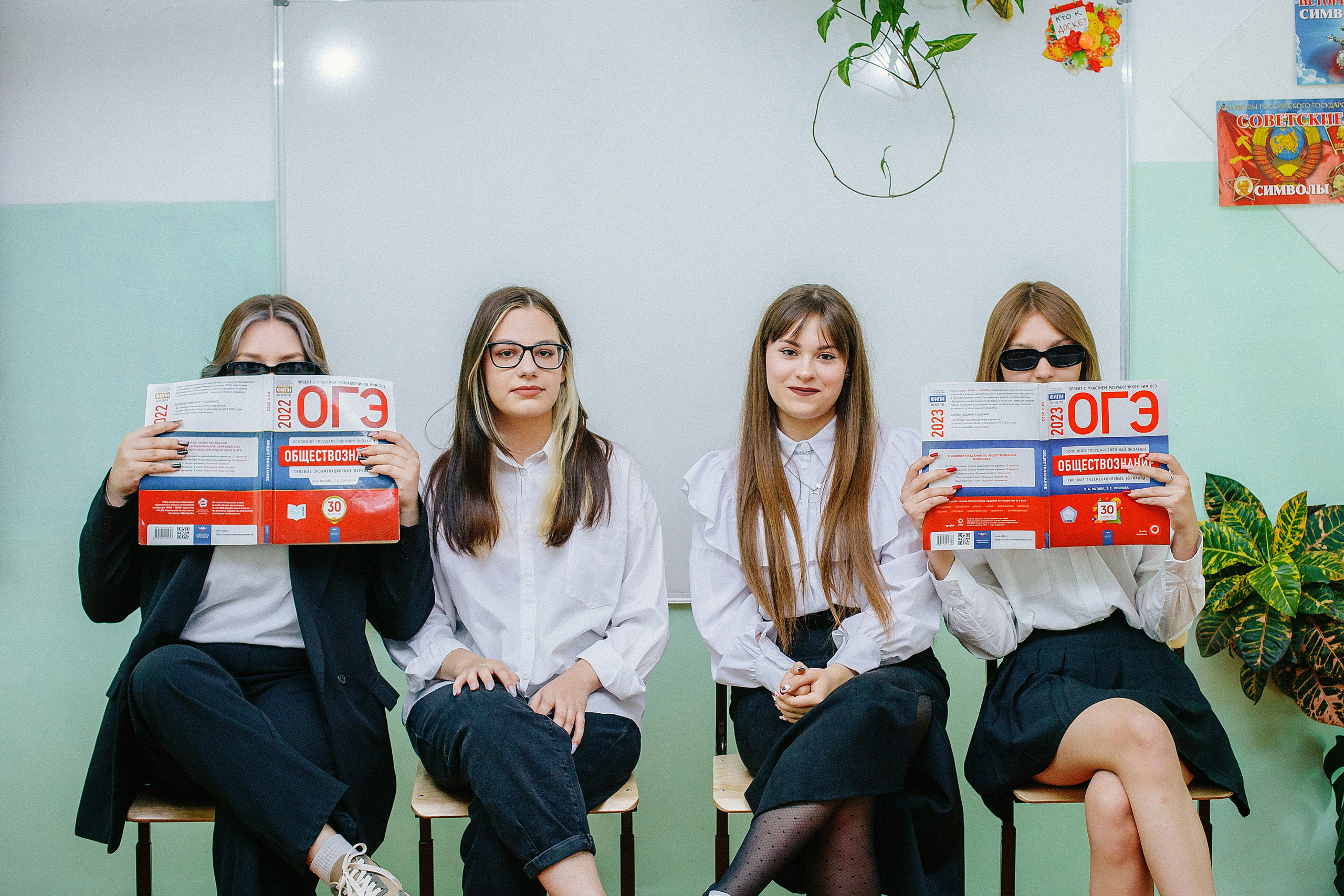 Выпускные альбомы групповые фотографии Искитим Бердск Новосибирск. Выпускные альбомы Искитим, Бердск и Новосибирск Крюкова Елена