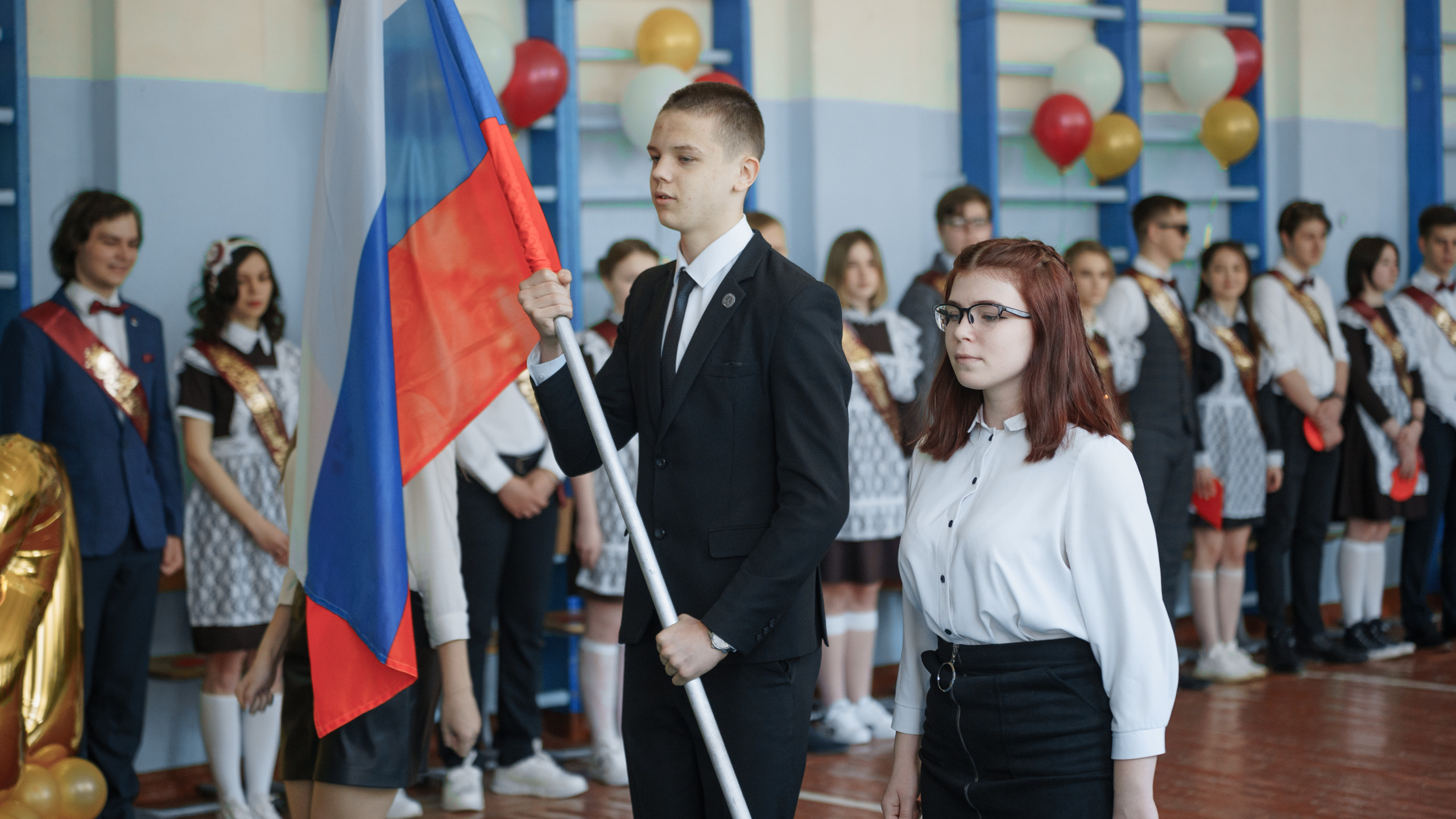 Последний звонок в гимназии № 7 в Торжке 2021. Павленко Дмитрий фотограф и видеограф в Торжке