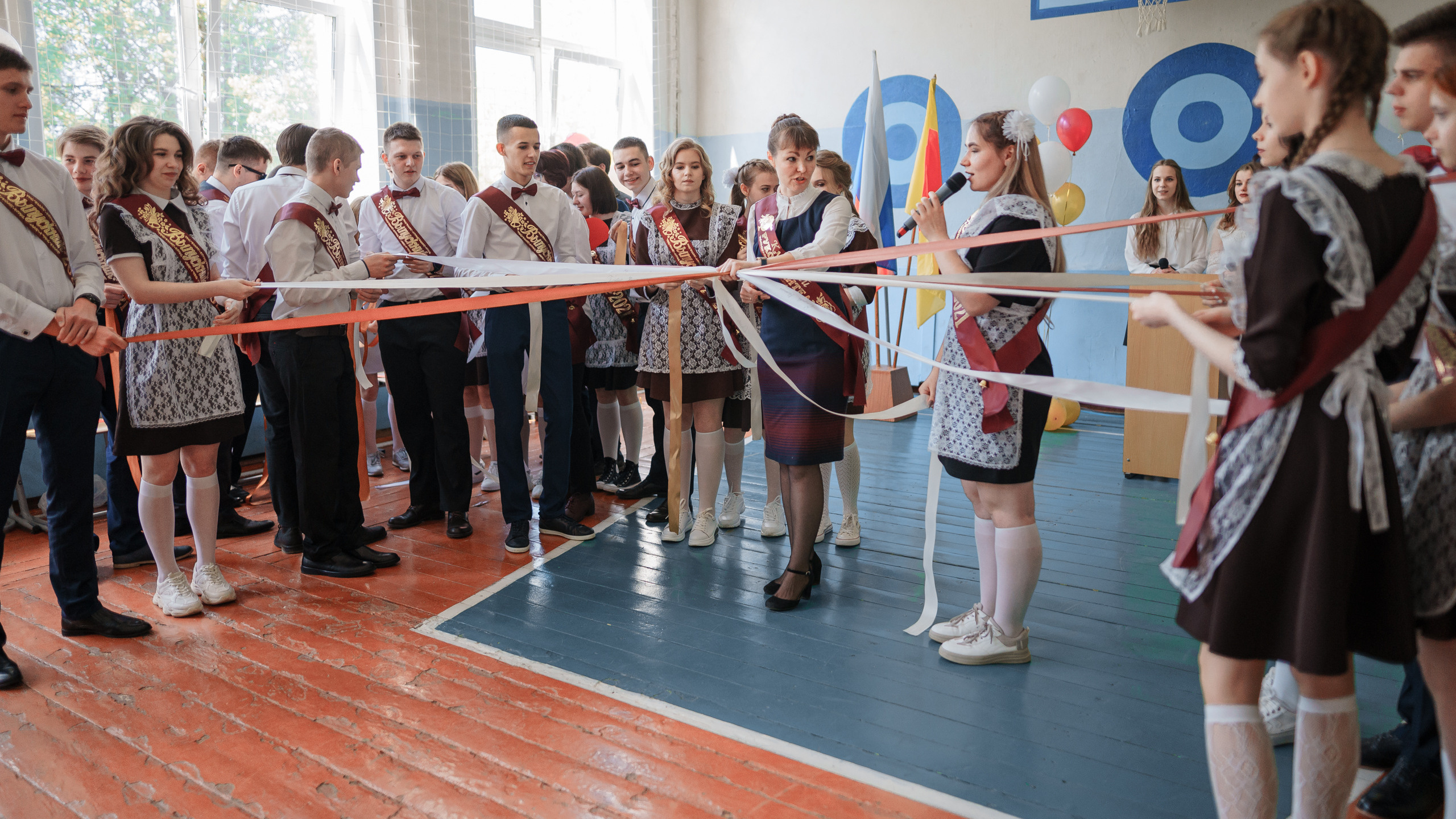 Последний звонок в гимназии № 7 в Торжке 2021. Павленко Дмитрий фотограф и видеограф в Торжке