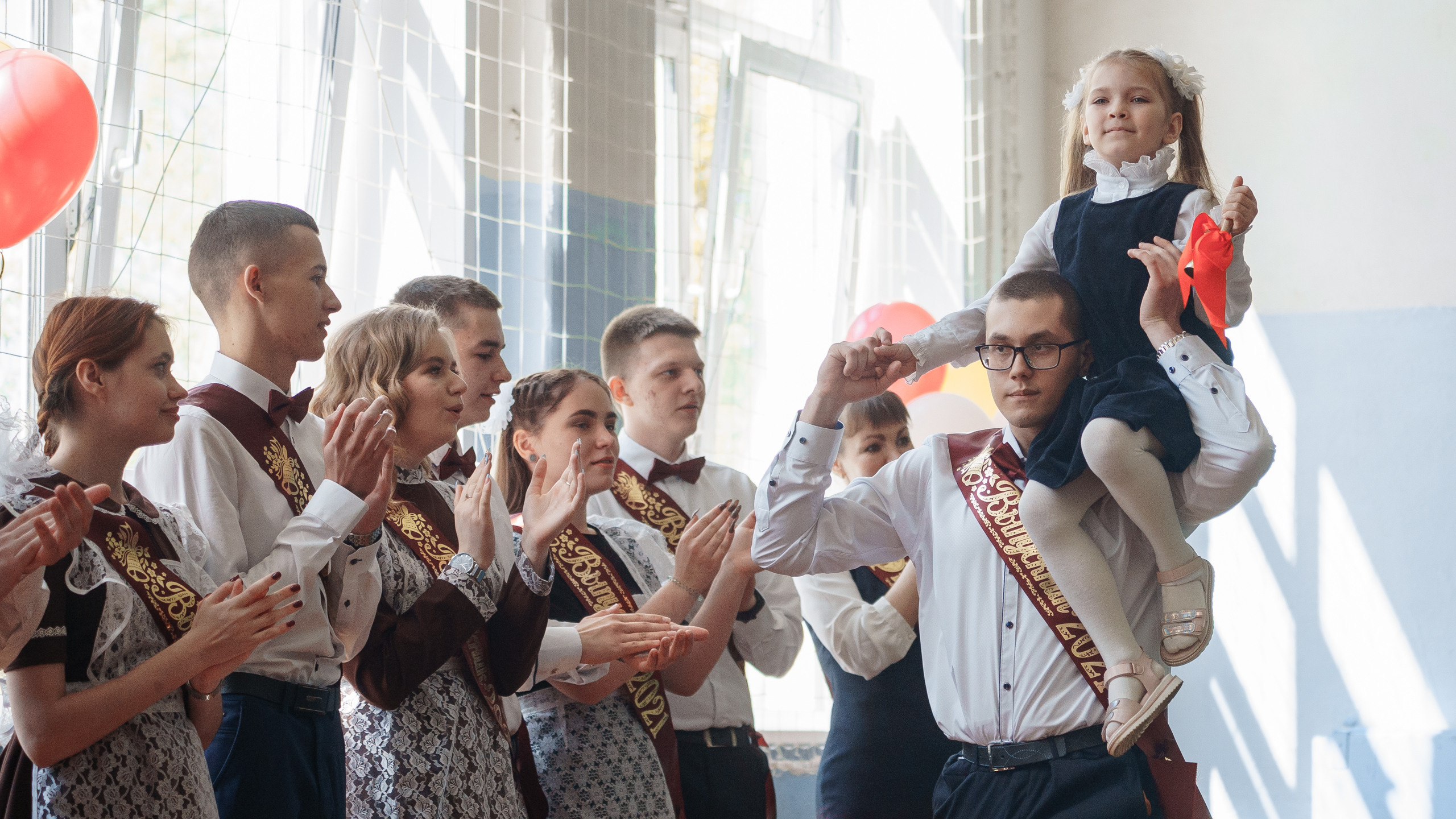 Последний звонок в гимназии № 7 в Торжке 2021. Павленко Дмитрий фотограф и видеограф в Торжке