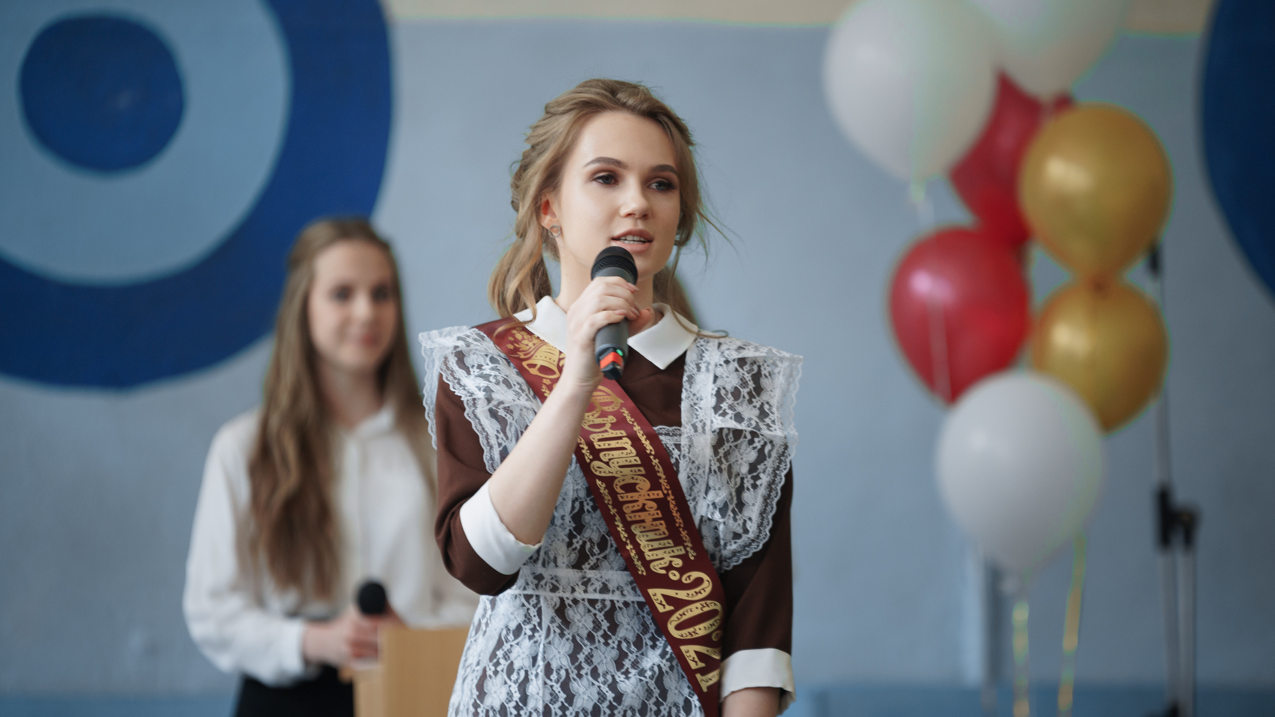 Последний звонок в гимназии № 7 в Торжке 2021. Павленко Дмитрий фотограф и видеограф в Торжке