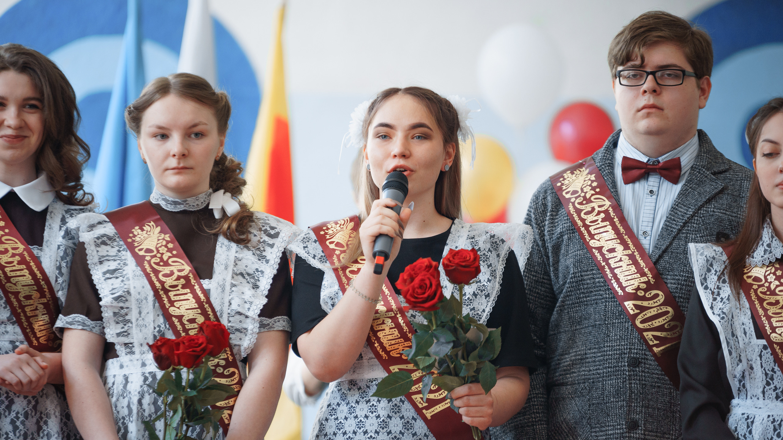 Последний звонок в гимназии № 7 в Торжке 2021. Павленко Дмитрий фотограф и видеограф в Торжке