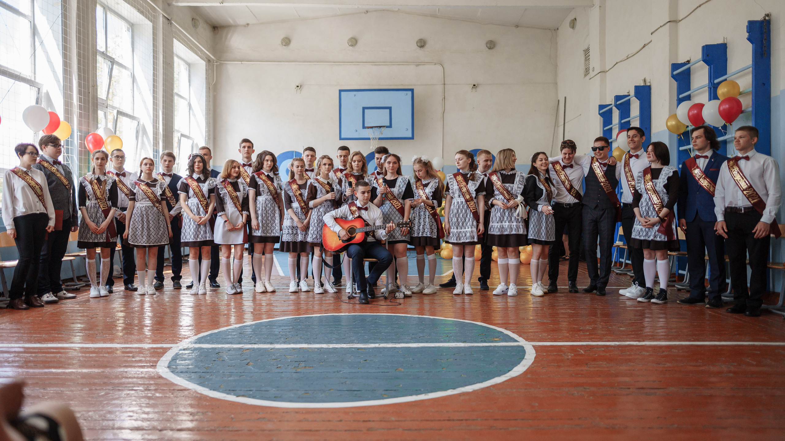 Последний звонок в гимназии № 7 в Торжке 2021. Павленко Дмитрий фотограф и видеограф в Торжке