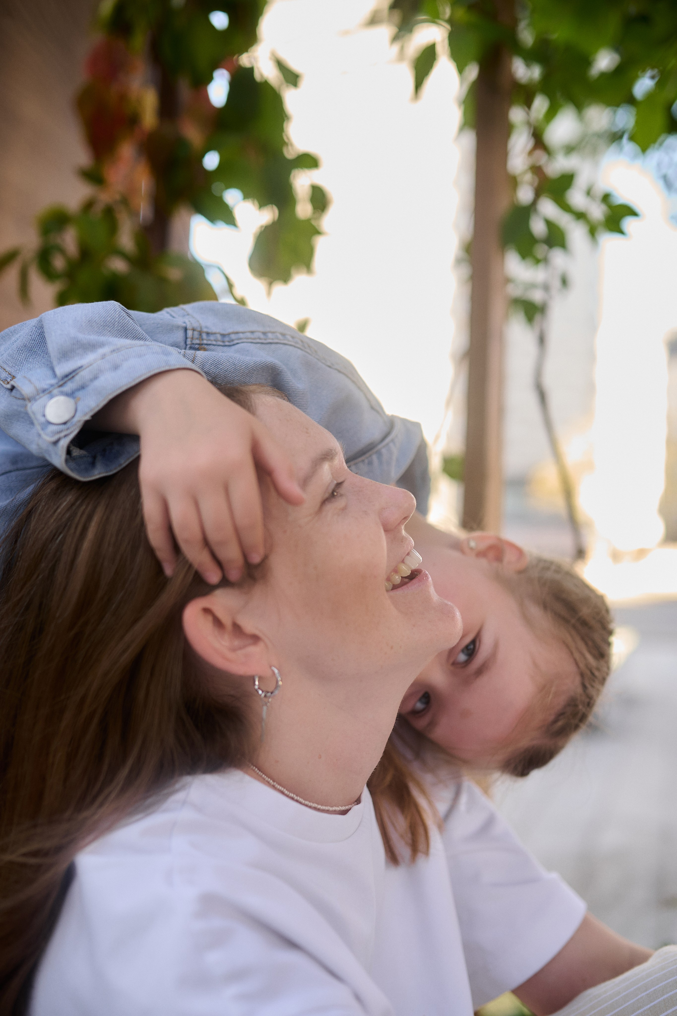 Катя и Ника. Прогулка по Новому Арбату. Семейный и свадебный lifestyle-фотограф в Москве Мария Петрова