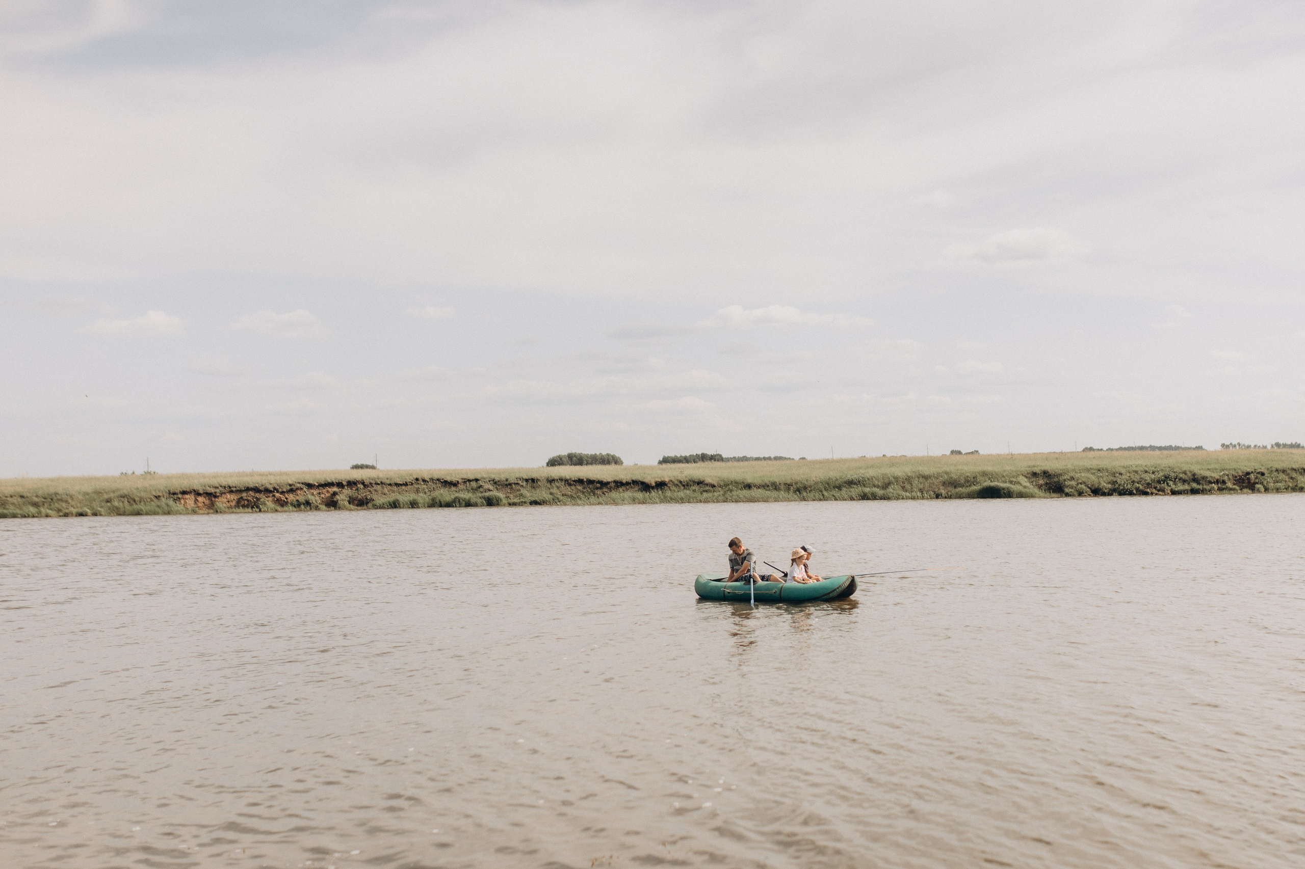 Семейная рыбалка. Семейный фотограф lifestyle в Новосибирске Елена Шпилевая