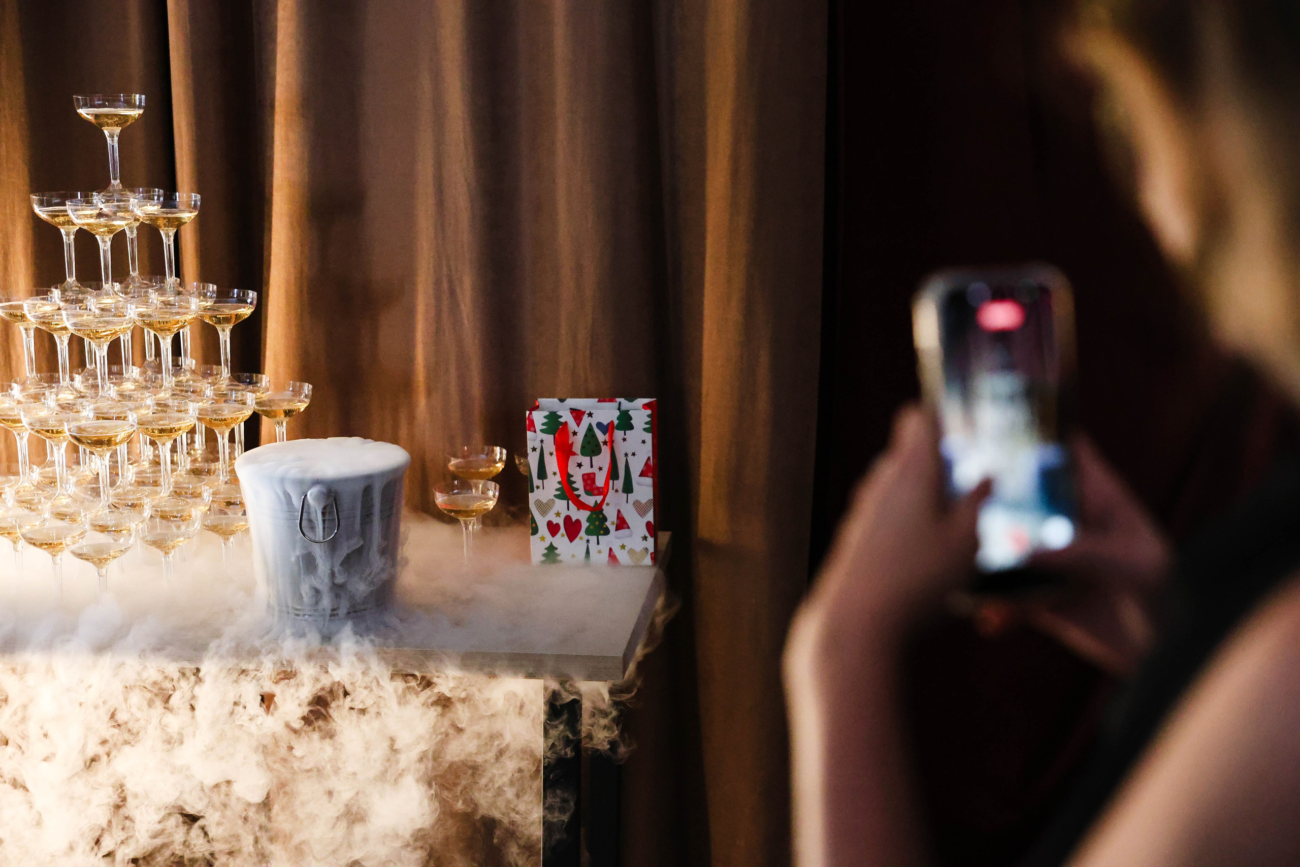 Вечеринки / вспышка. Репортажный фотограф в Москве Арина Антонова