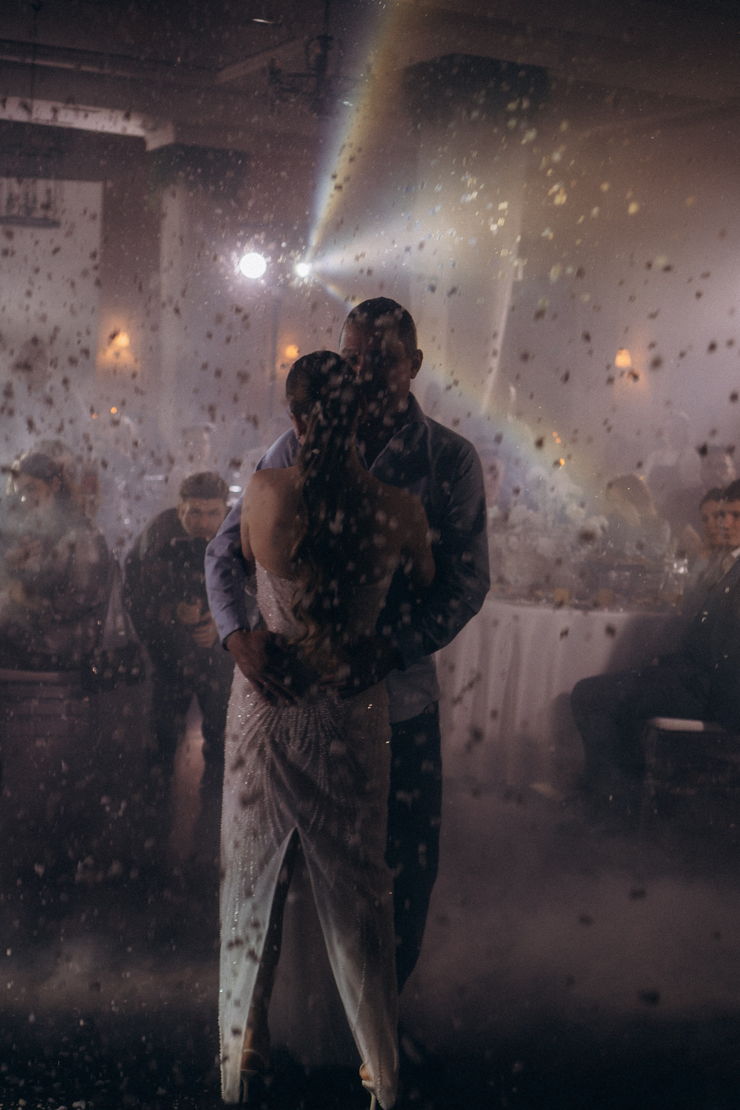 ТАНЕЦ С ПАПОЙ СВАДЕБНМ БАНКЕТЕ (СНЯТО В СИБИРЕ В НИЖНЕВАРТОВСКЕ). Профессиональный фотограф, Санкт-Петербург — Виктория Богомолова