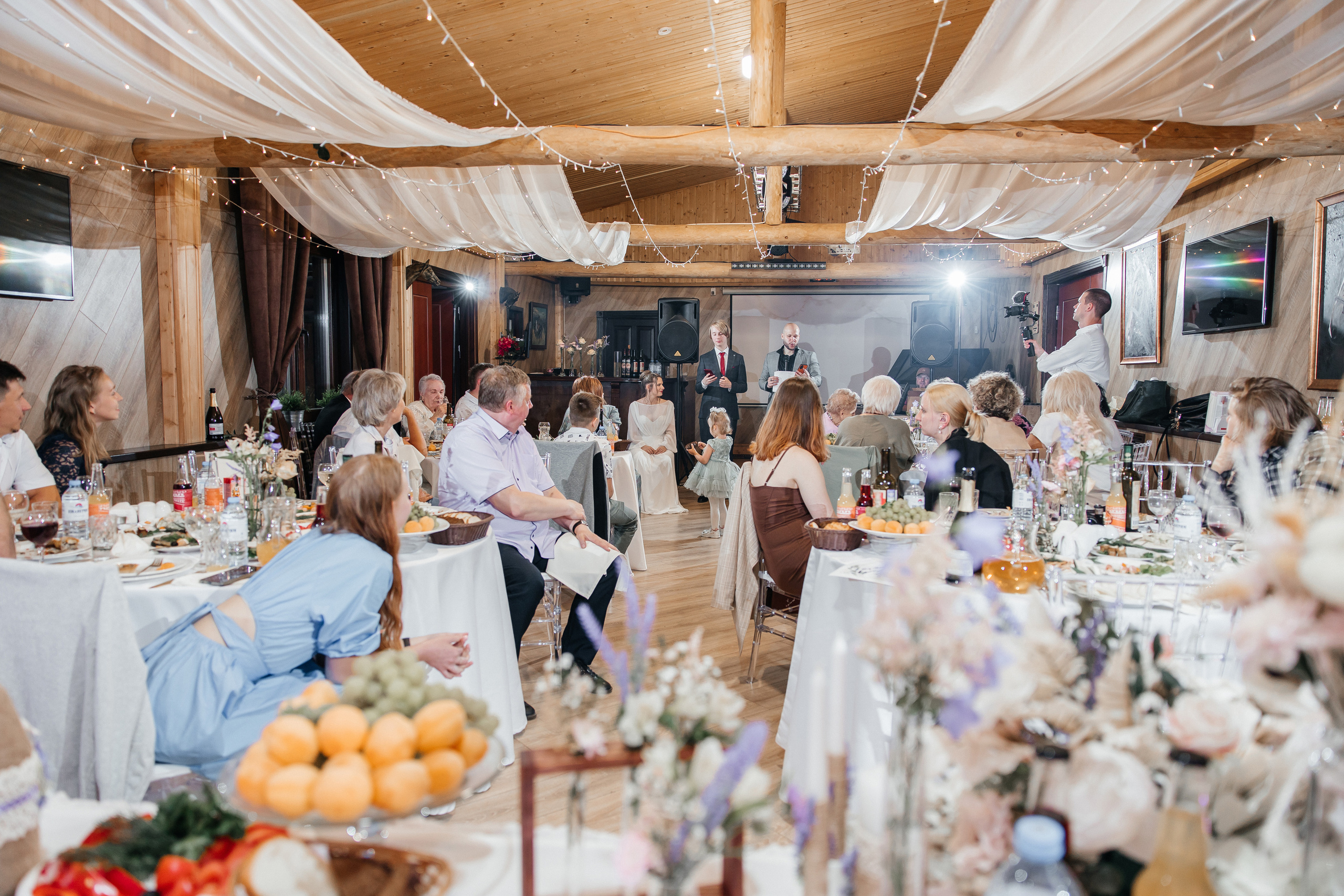 Свадьба в Кудиново. Конюшня. Репортажный и студийный фотограф в Москве — Софи