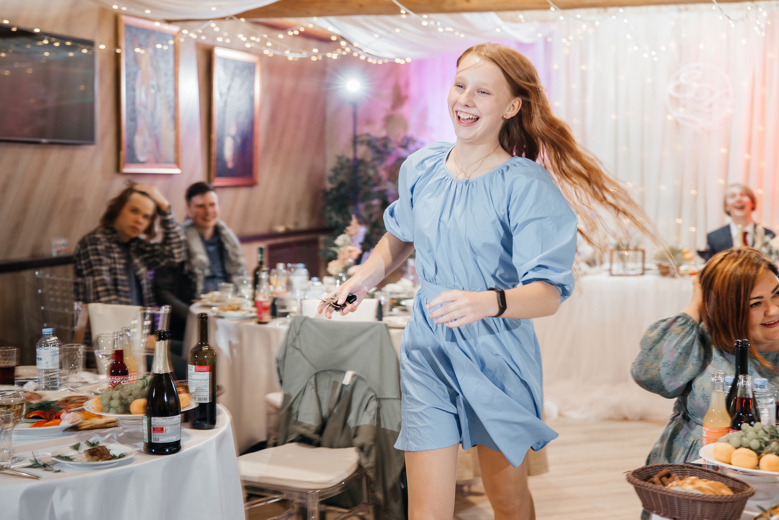 Свадьба в Кудиново. Конюшня. Репортажный и студийный фотограф в Москве — Софи