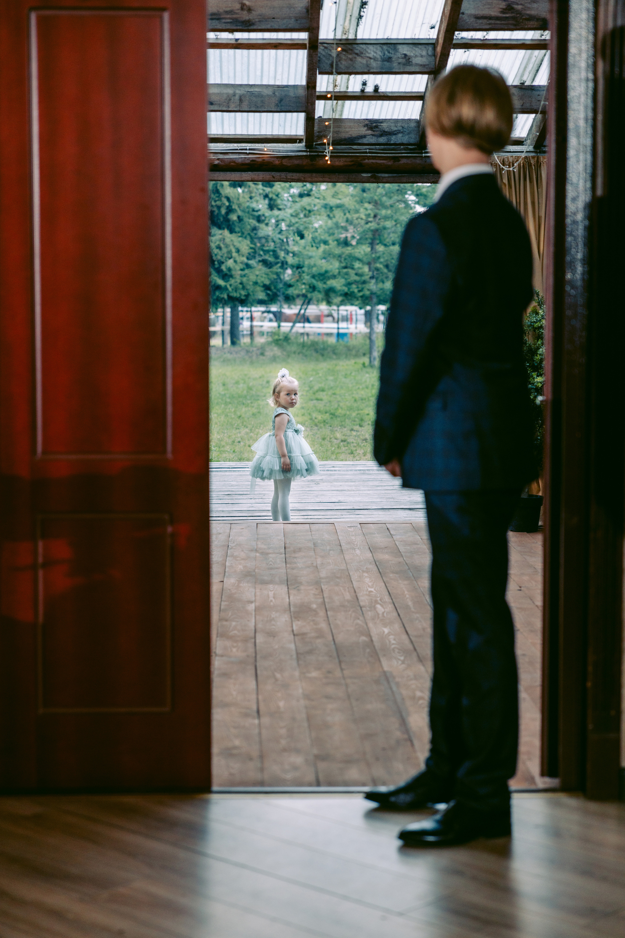 Свадьба в Кудиново. Конюшня. Репортажный и студийный фотограф в Москве — Софи