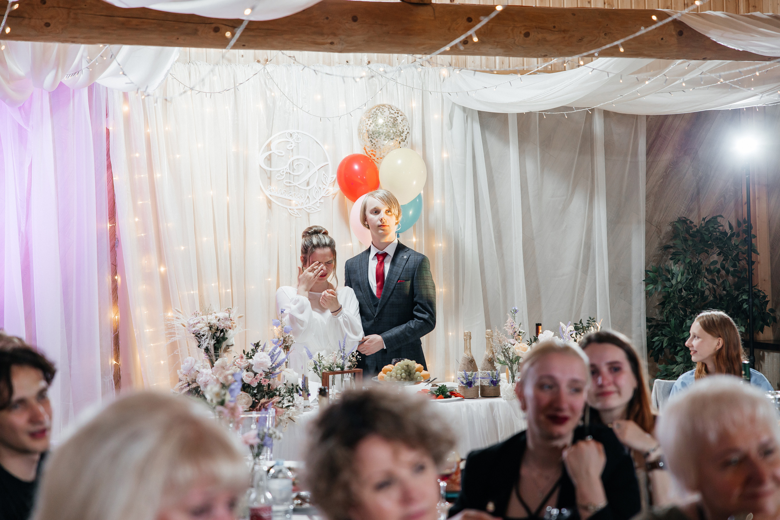 Свадьба в Кудиново. Конюшня. Репортажный и студийный фотограф в Москве — Софи