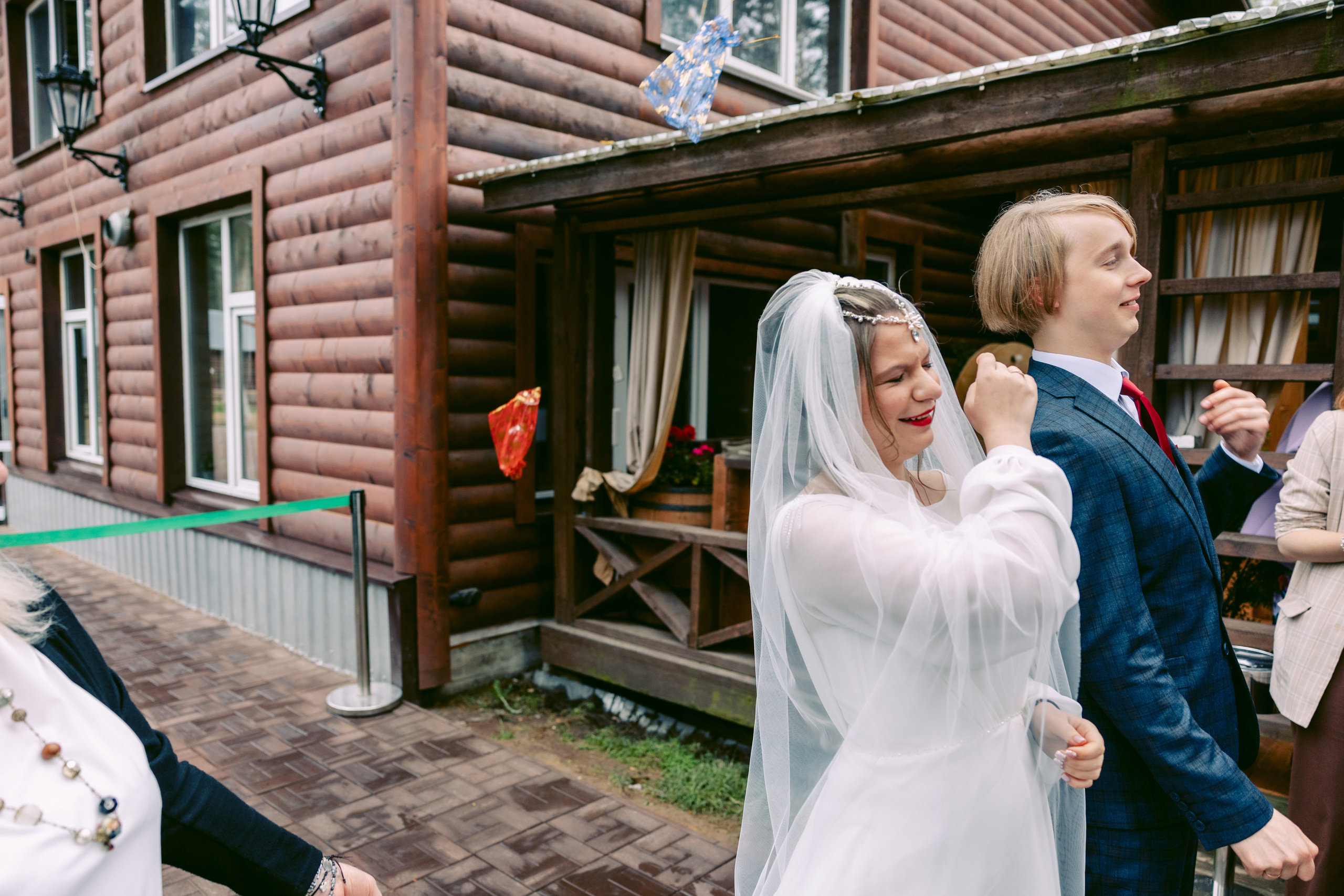 Свадьба в Кудиново. Конюшня. Репортажный и студийный фотограф в Москве — Софи