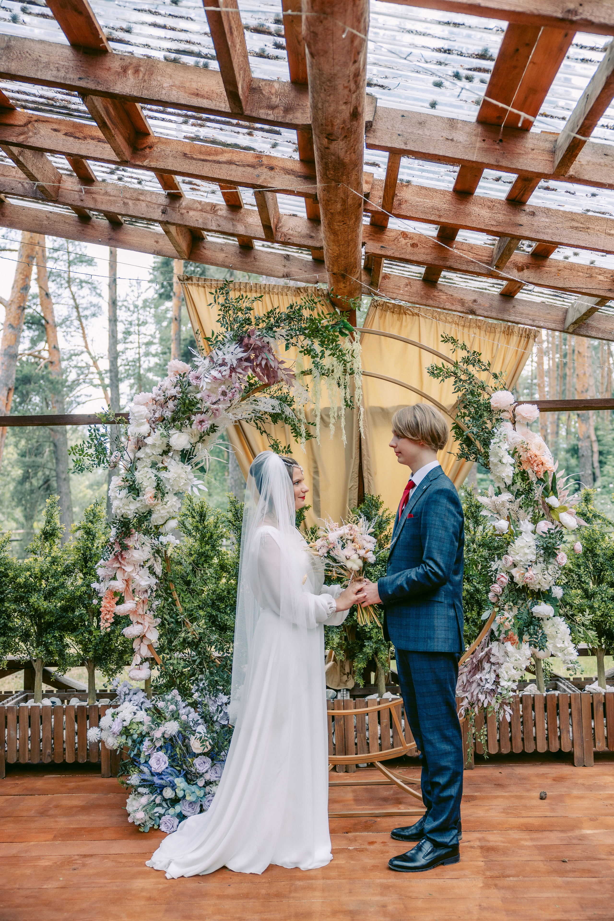 Свадьба в Кудиново. Конюшня. Репортажный и студийный фотограф в Москве — Софи